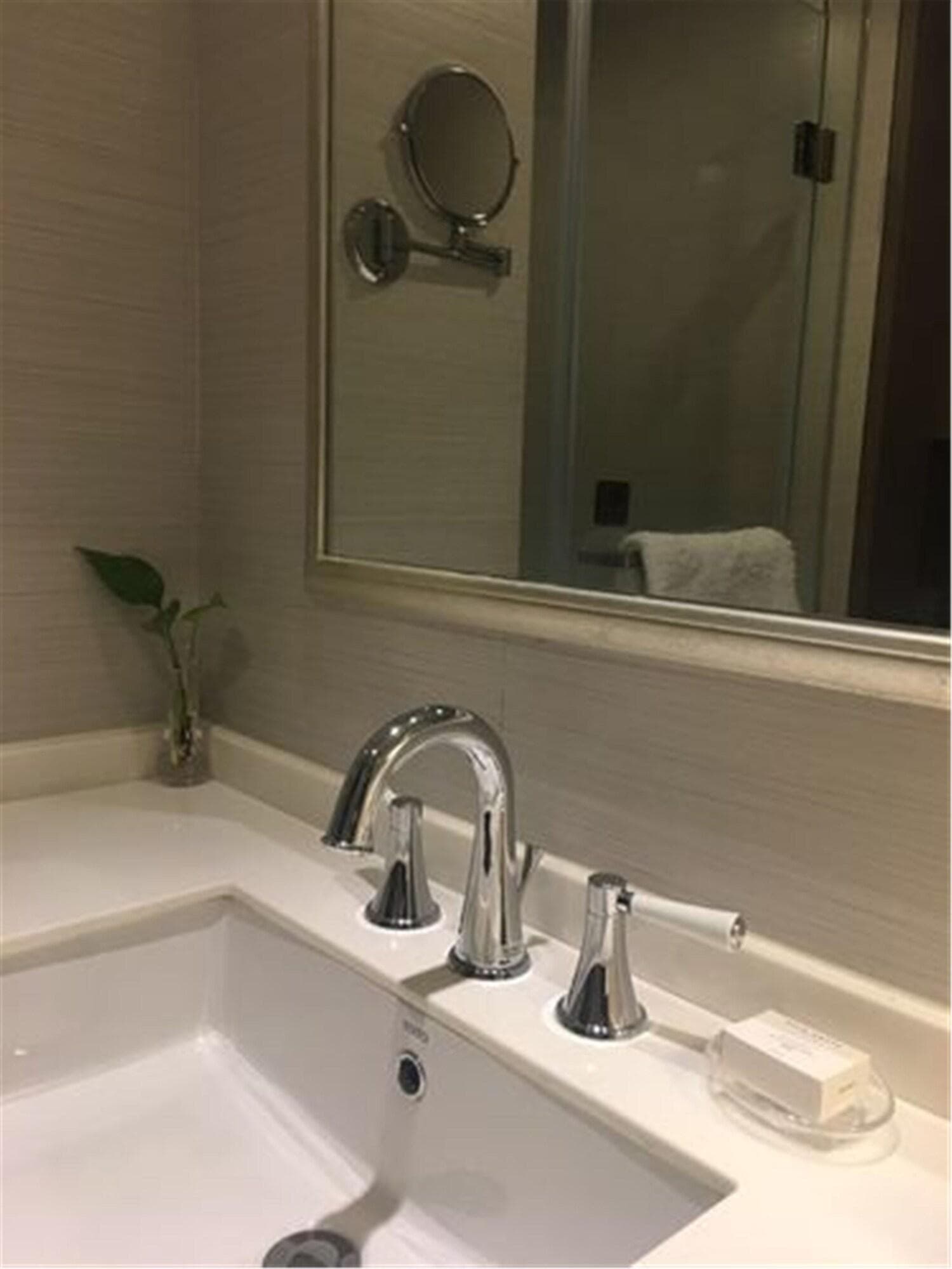 Golden Tulip Bund New Asia, Room