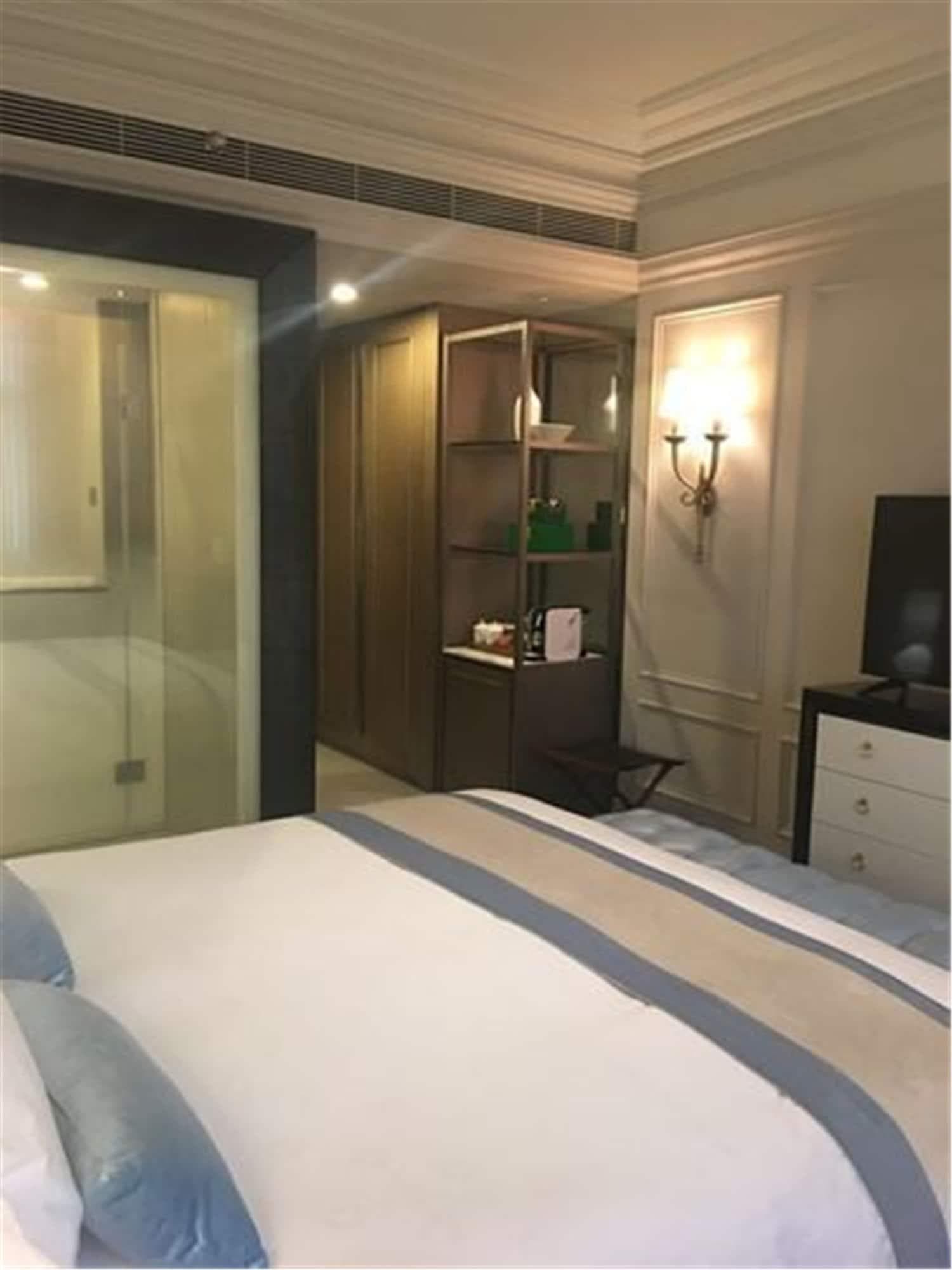 Golden Tulip Bund New Asia, Room