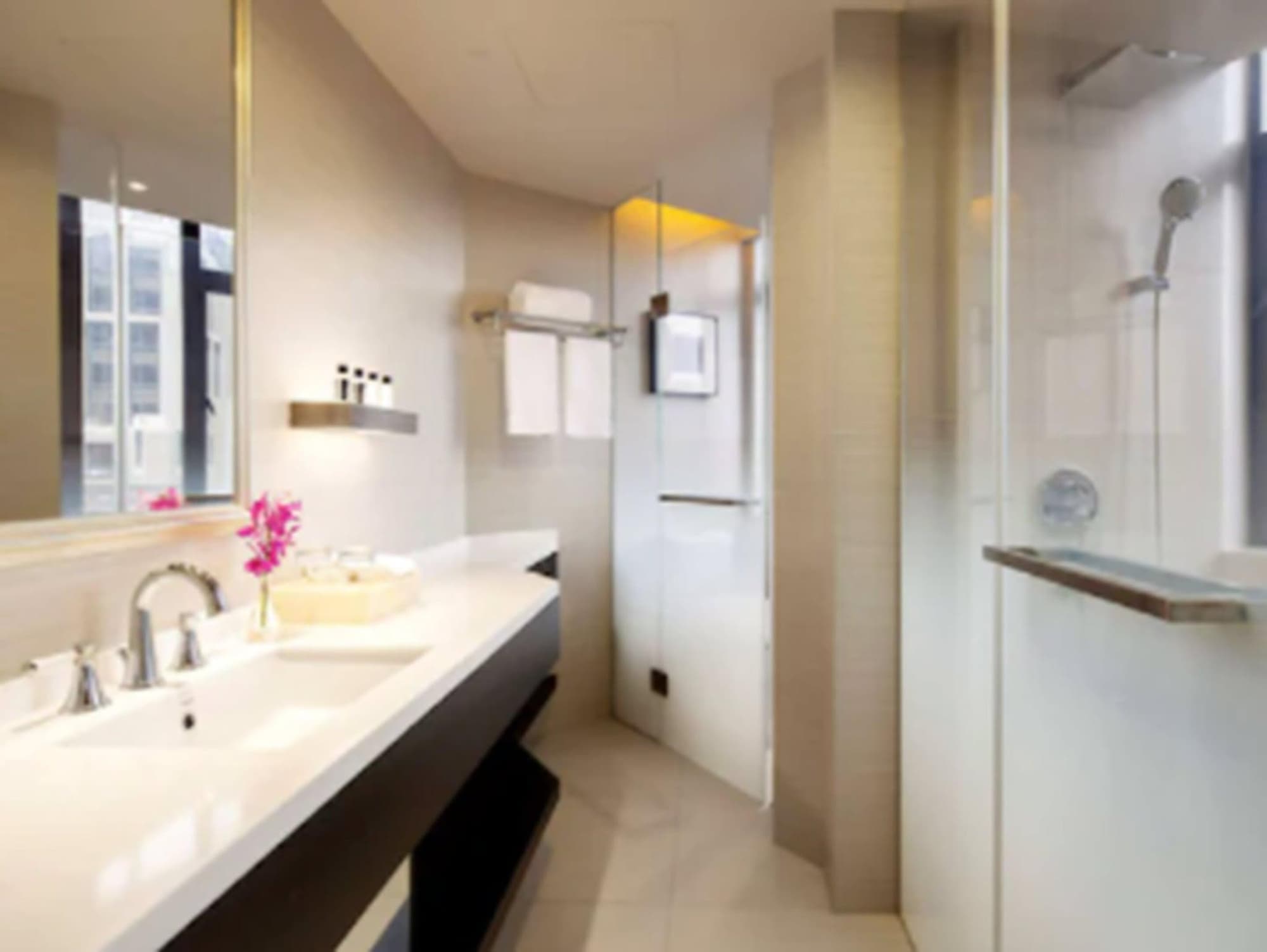 Golden Tulip Bund New Asia, Room