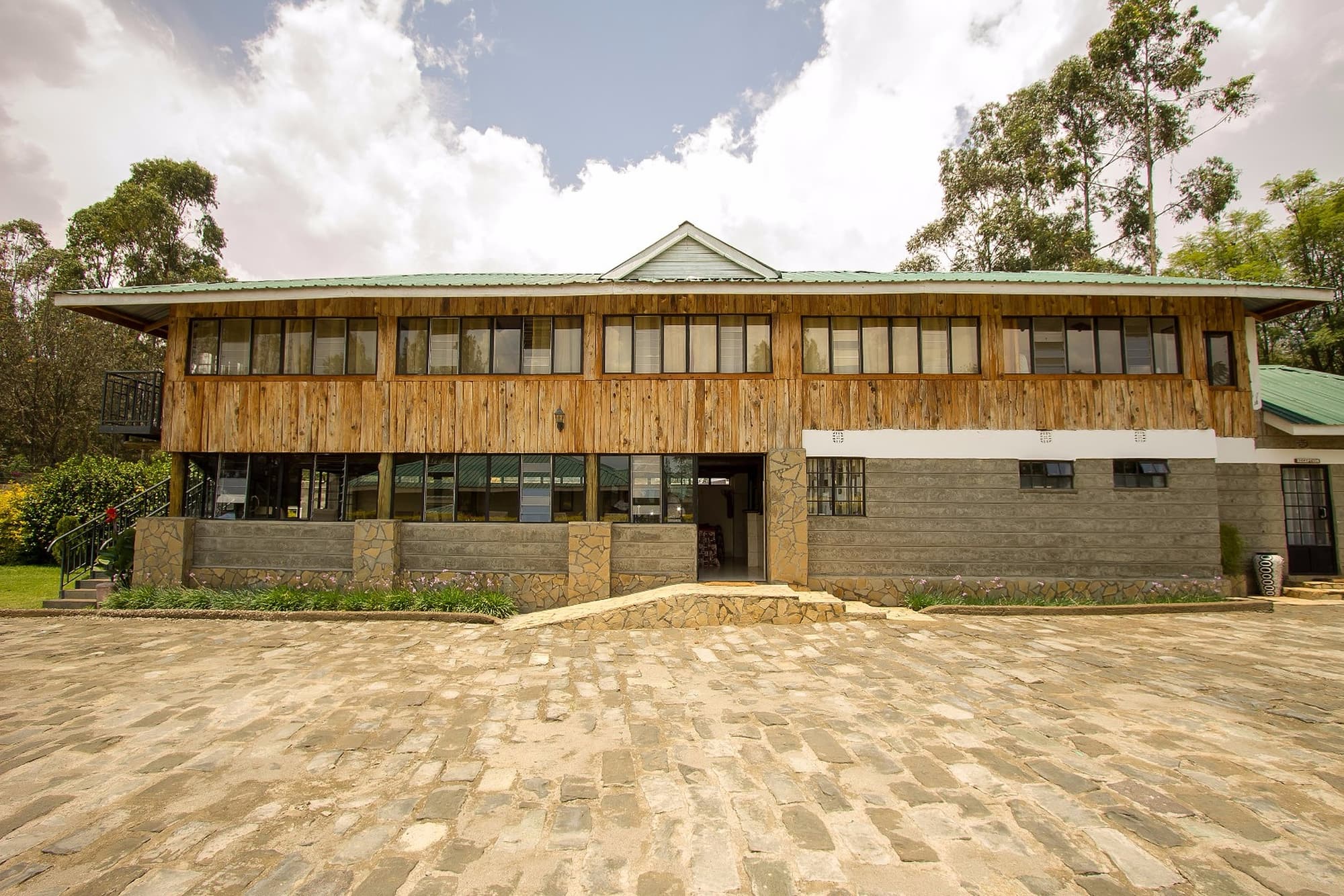 Fina Gardens Resort, General view