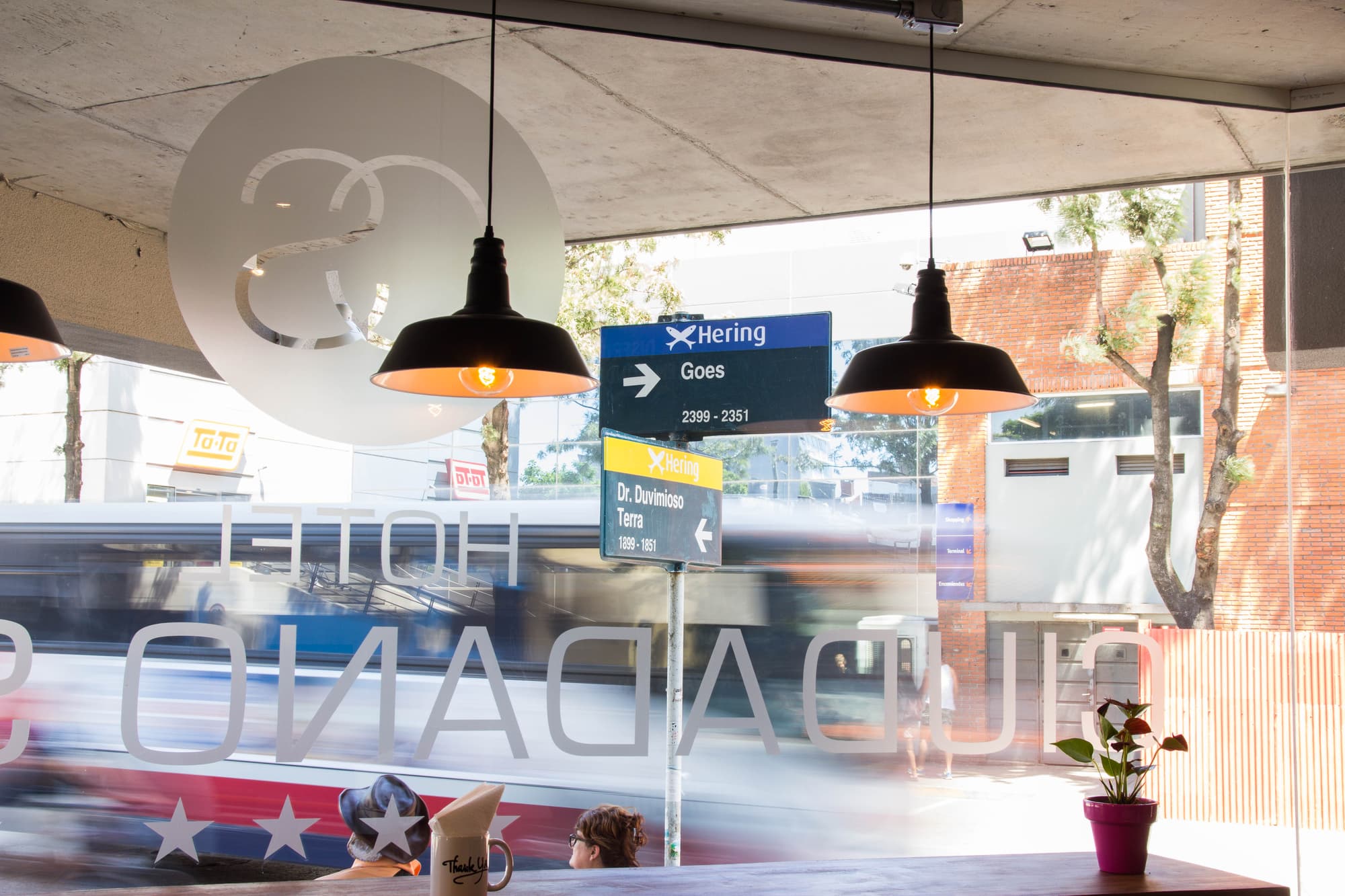 Ciudadano Suites, Bar