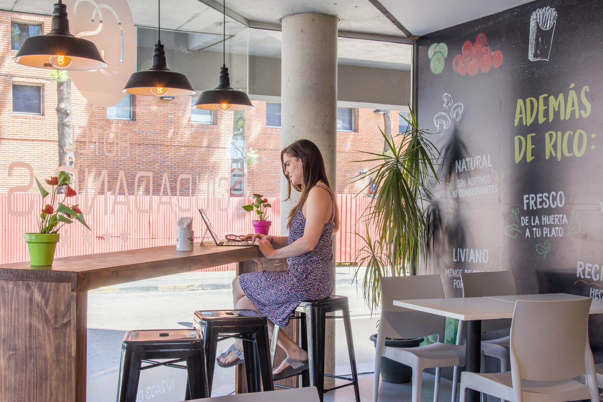 Ciudadano Suites, Bar