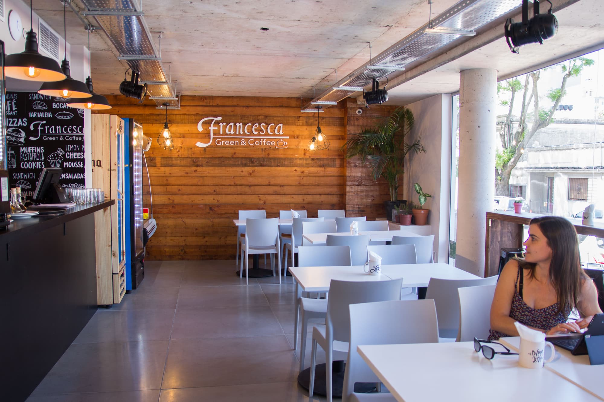 Ciudadano Suites, Bar