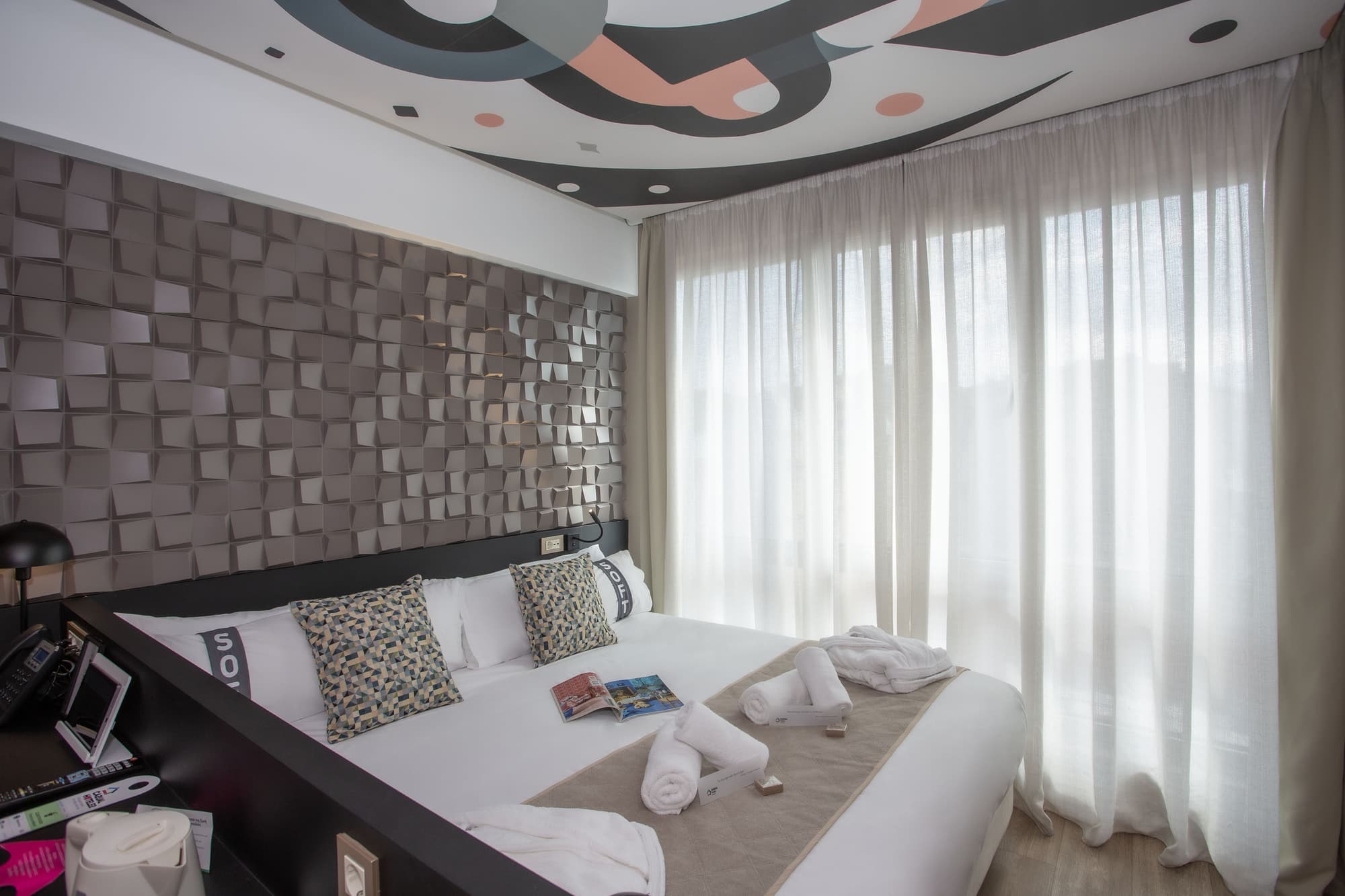 CASUAL KUBIC ATHENS, Room