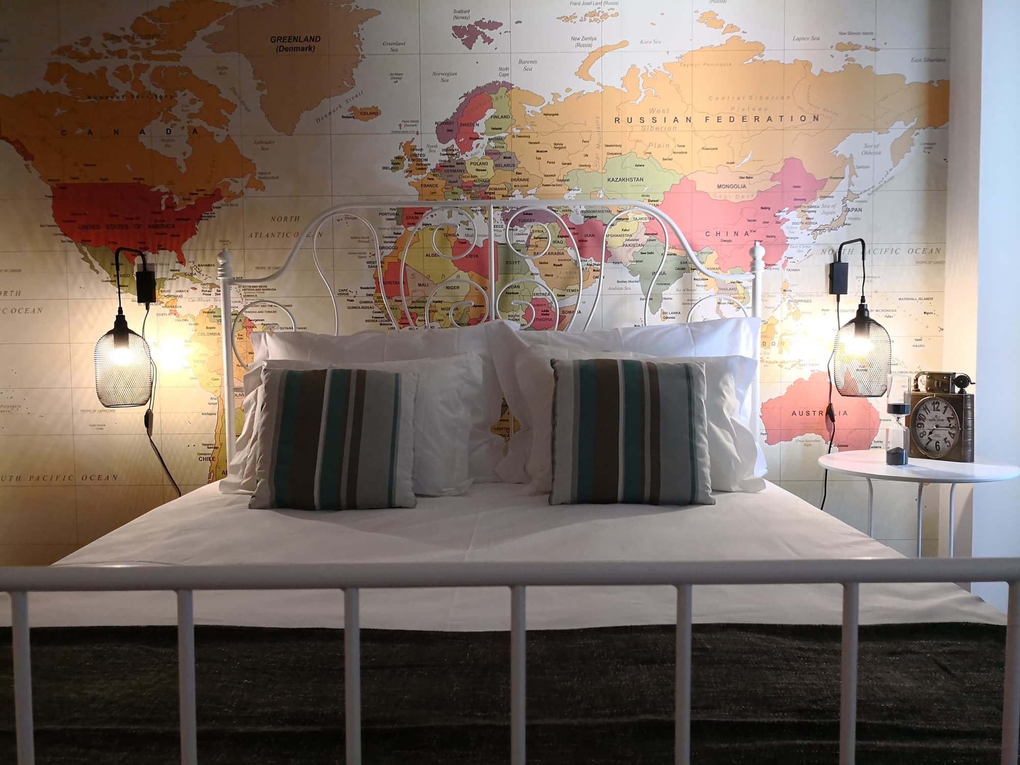 Travellers Pearl by Storytellers, Room