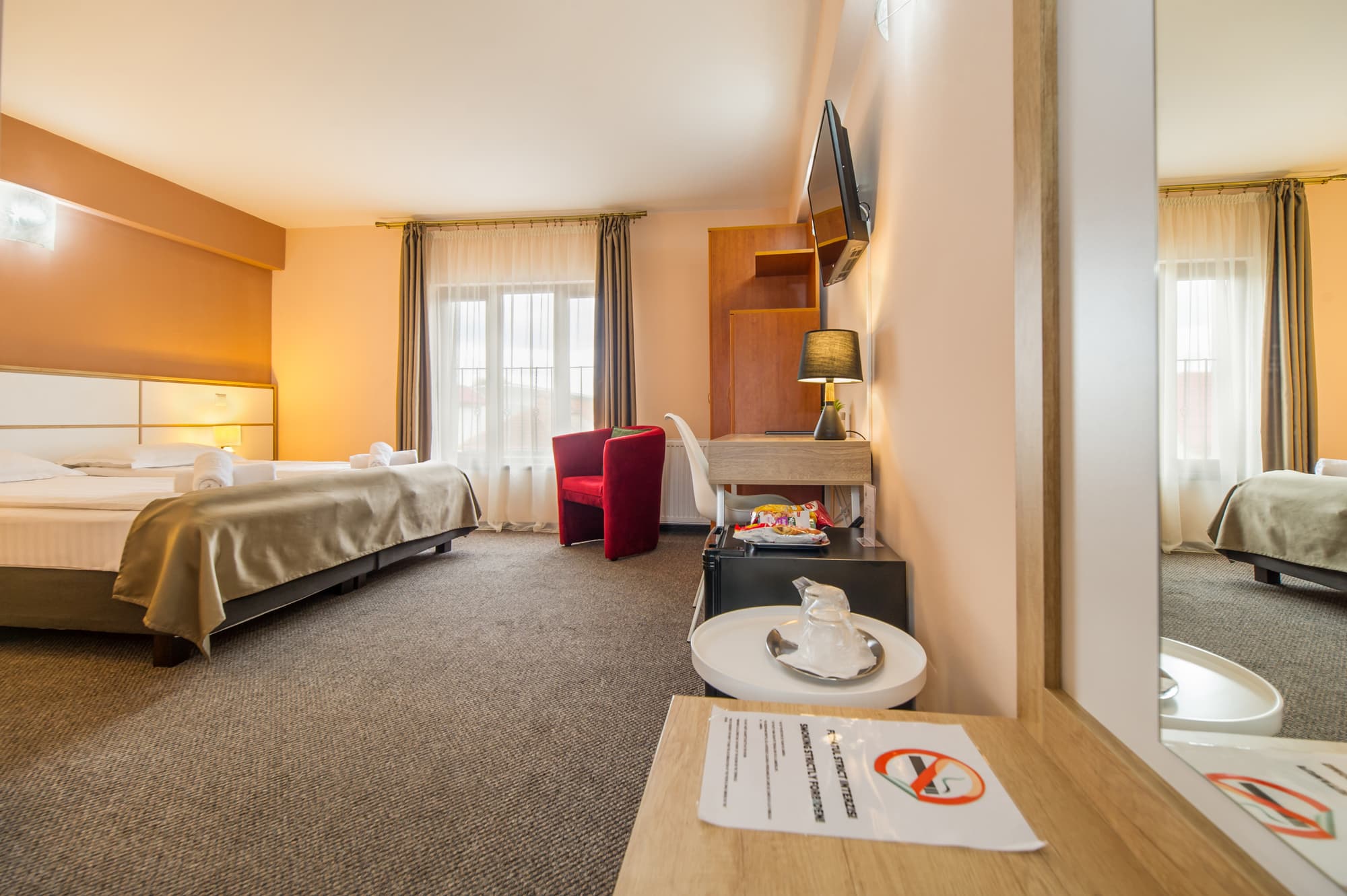 Long Street Hotel, Room