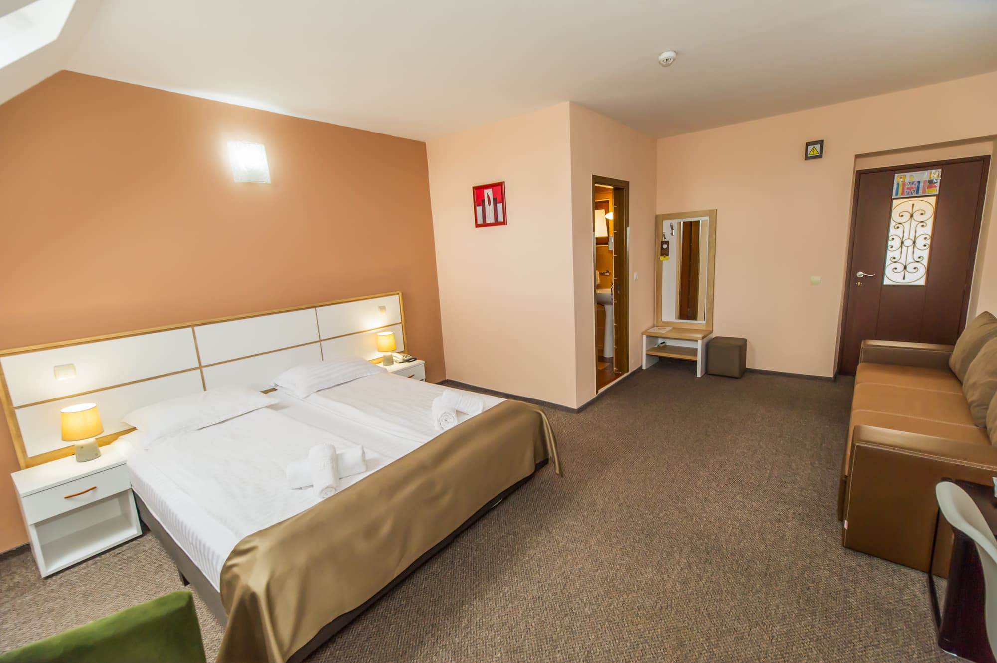 Long Street Hotel, Room