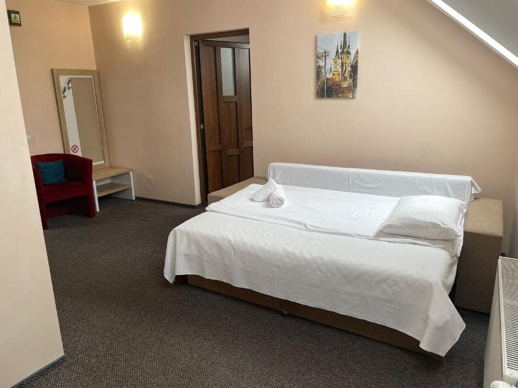 Long Street Hotel, Room