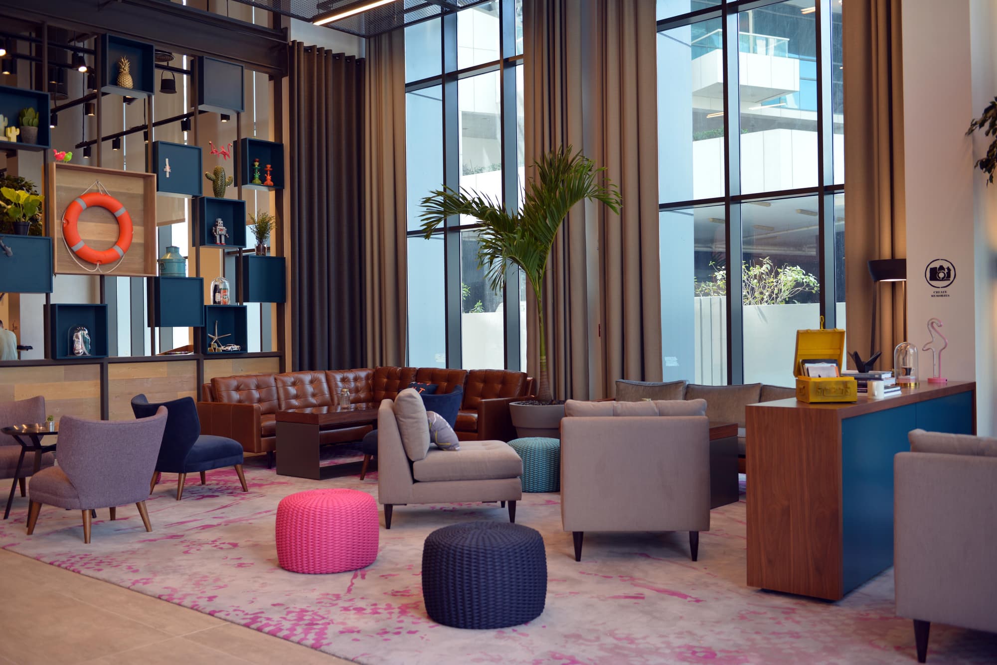 Rove Dubai Marina, Lobby