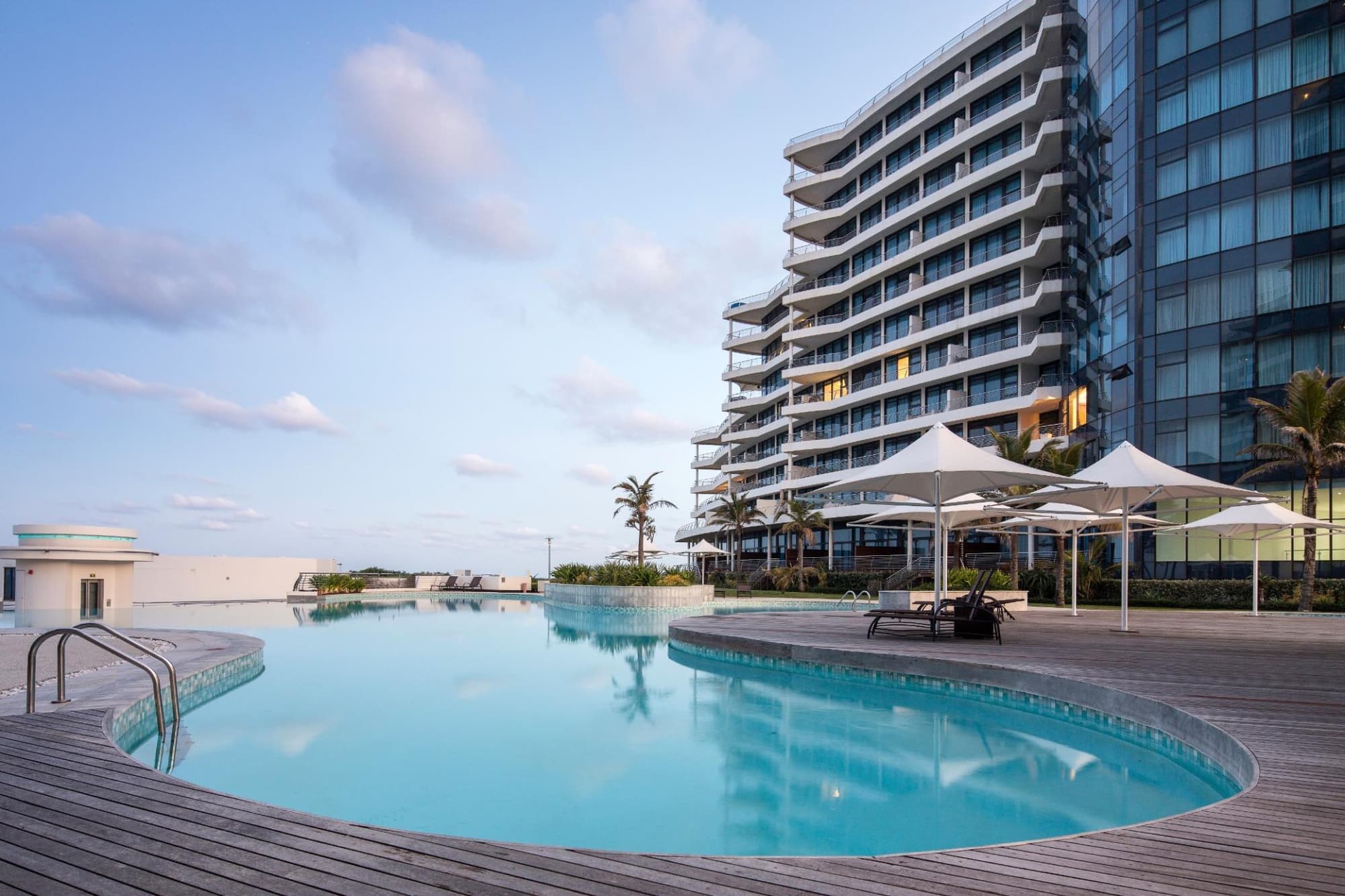 The Capital Pearls, Pool