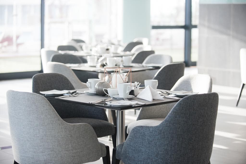 The Capital Pearls, Restaurant