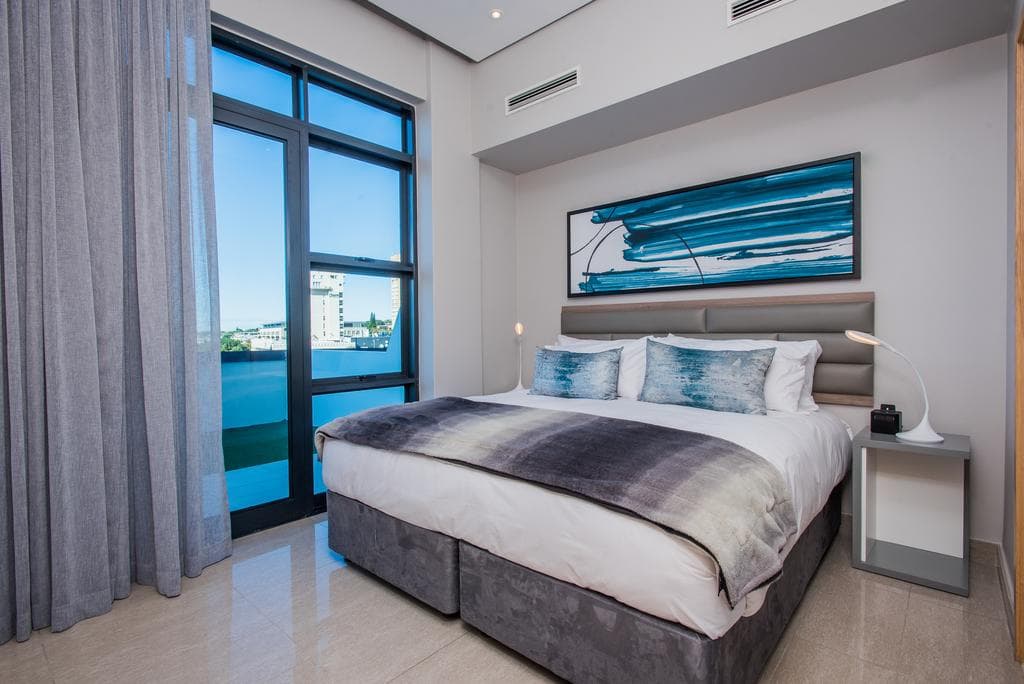 The Capital Pearls, Room