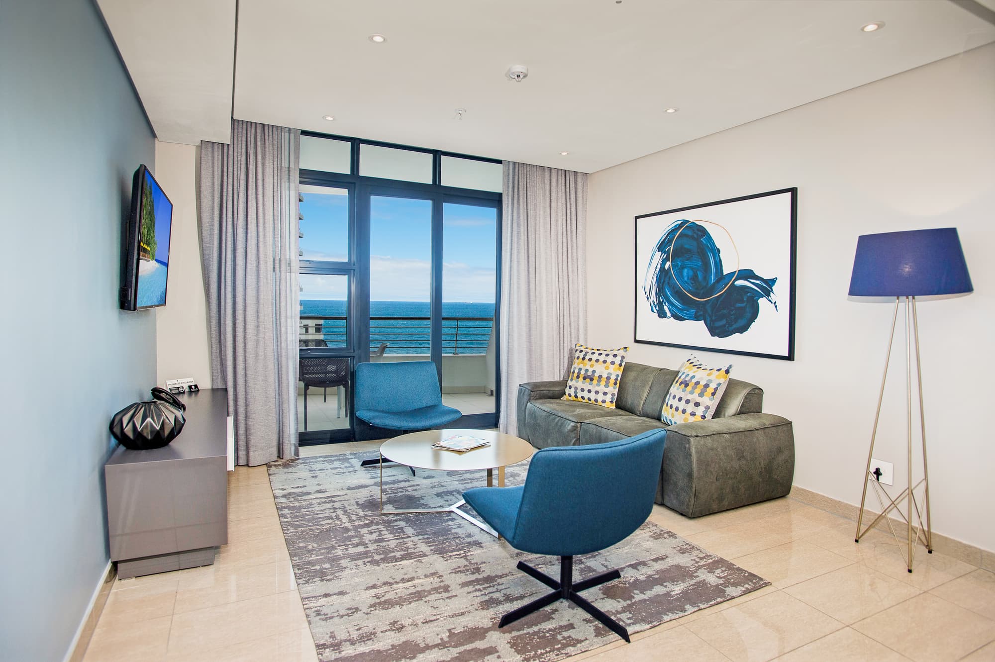 The Capital Pearls, Room