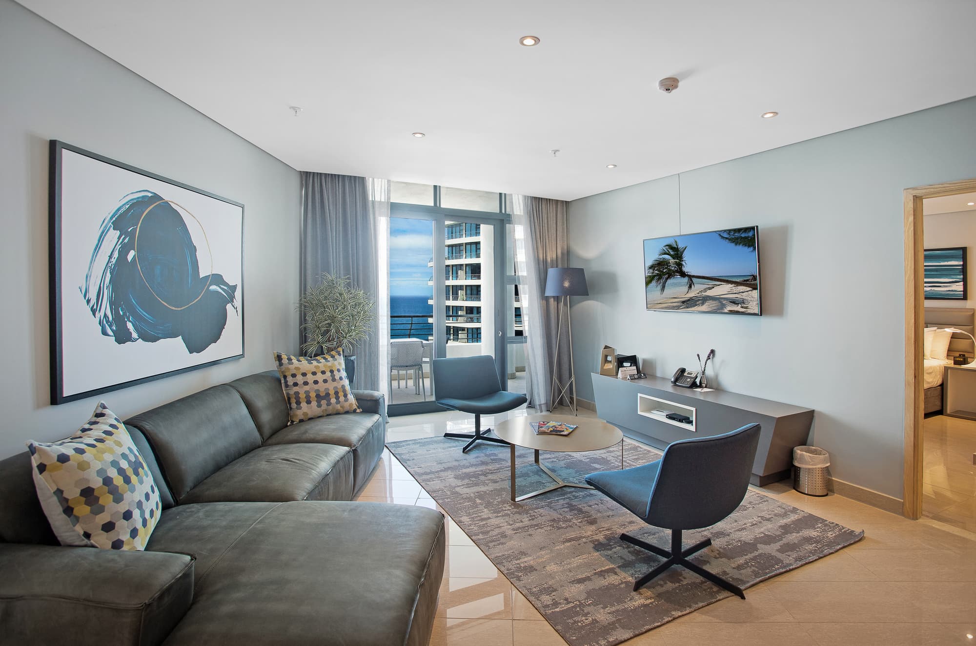 The Capital Pearls, Room