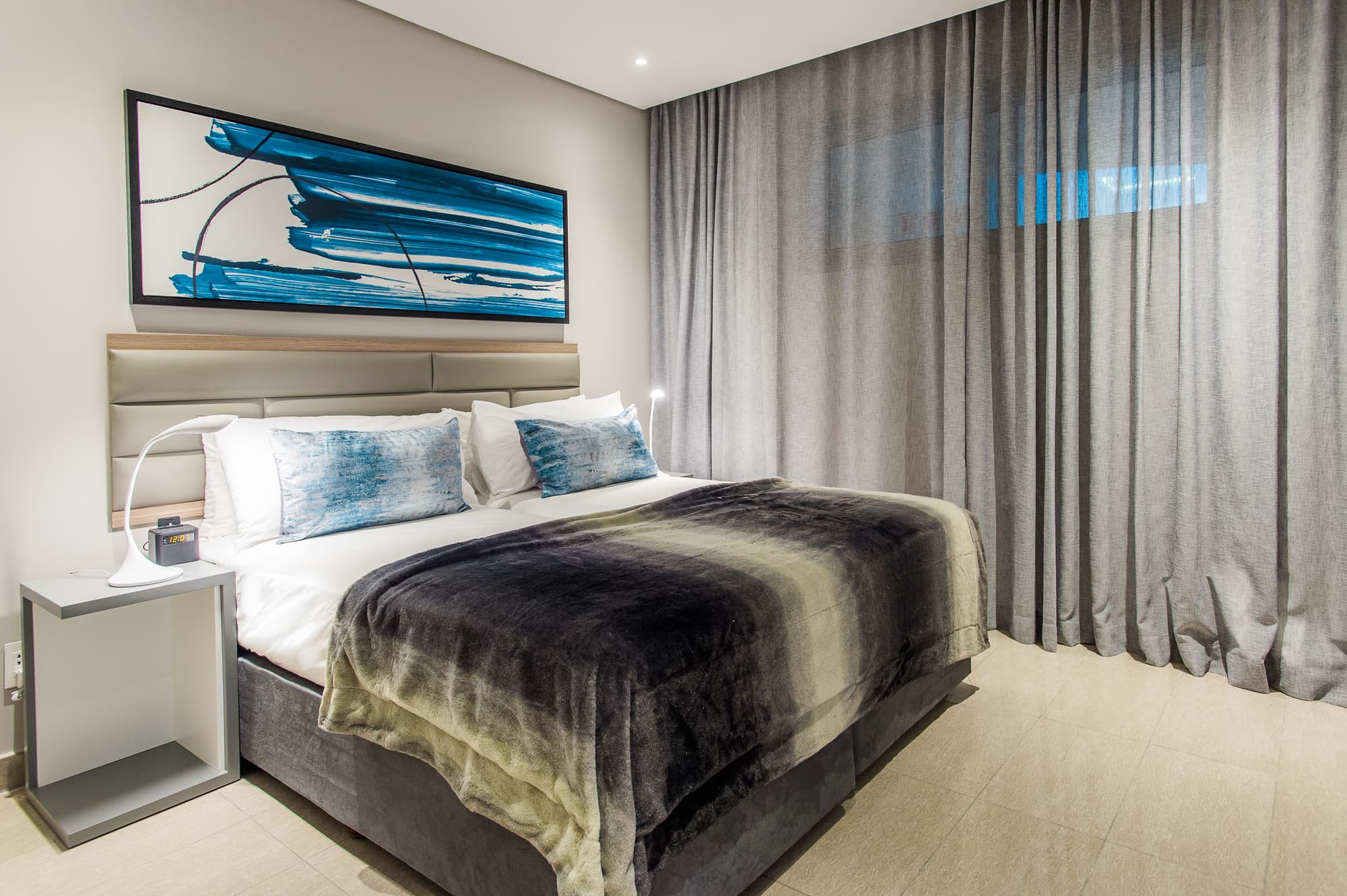 The Capital Pearls, Room