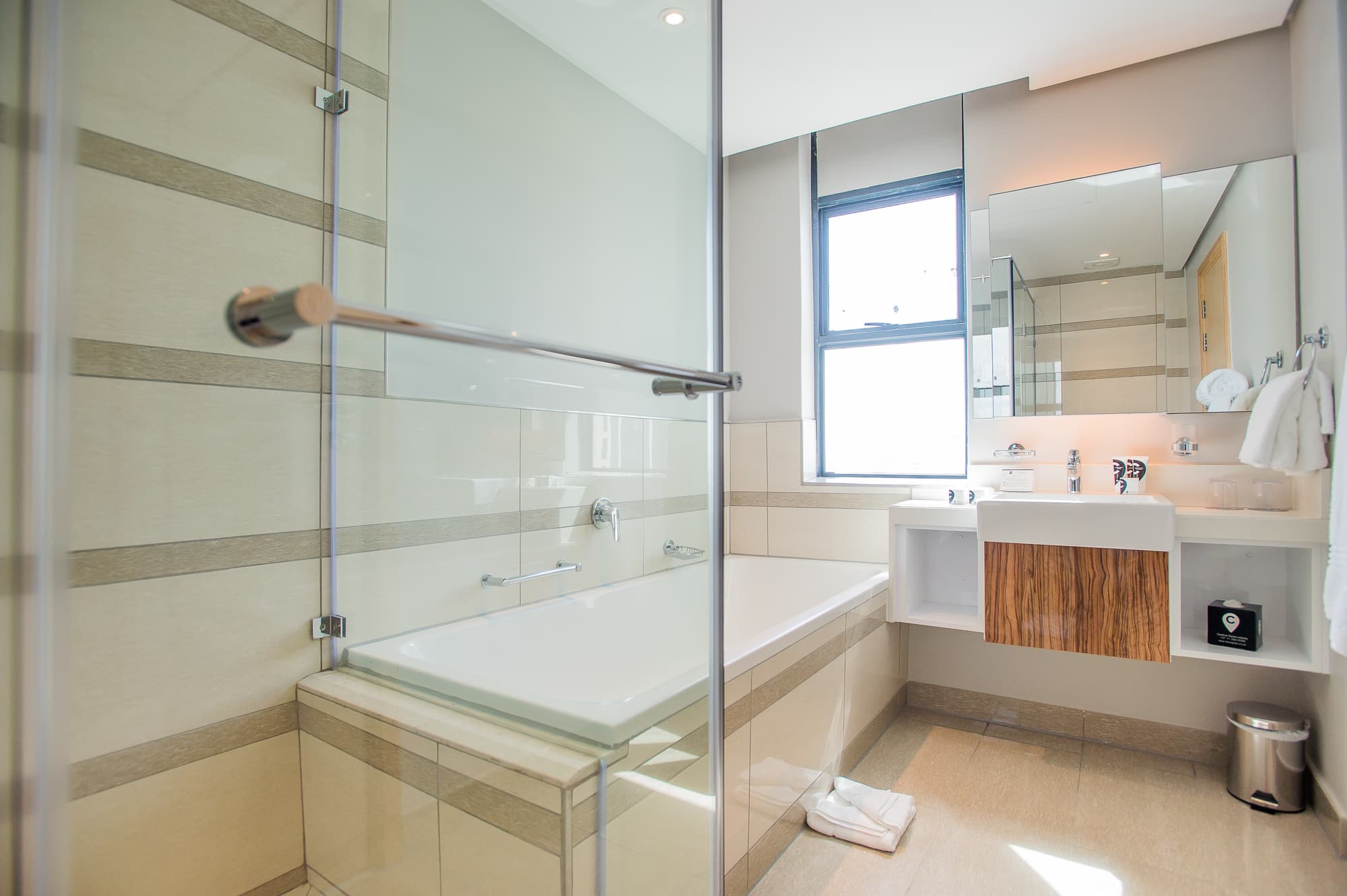 The Capital Pearls, Room