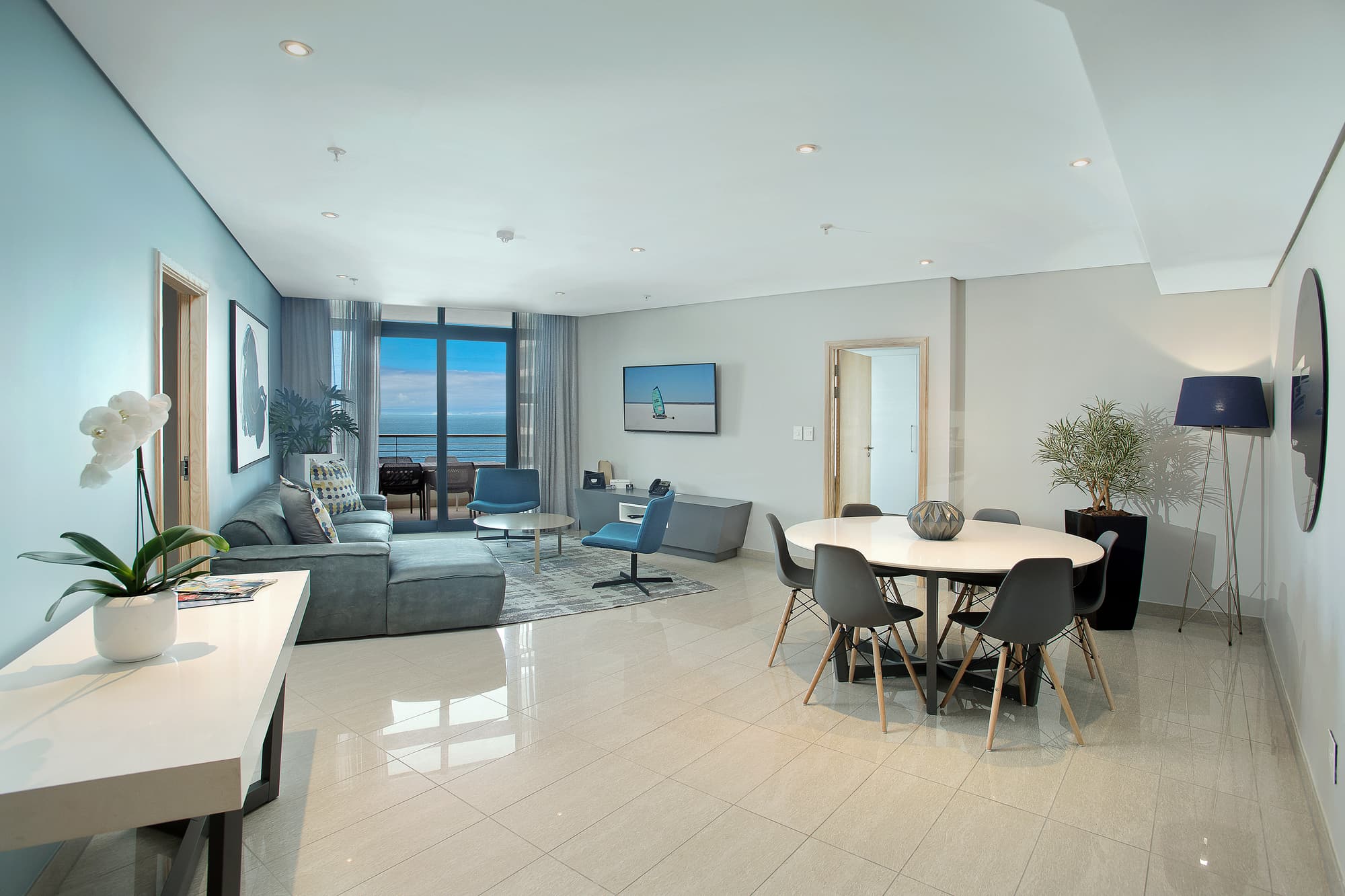 The Capital Pearls, Room