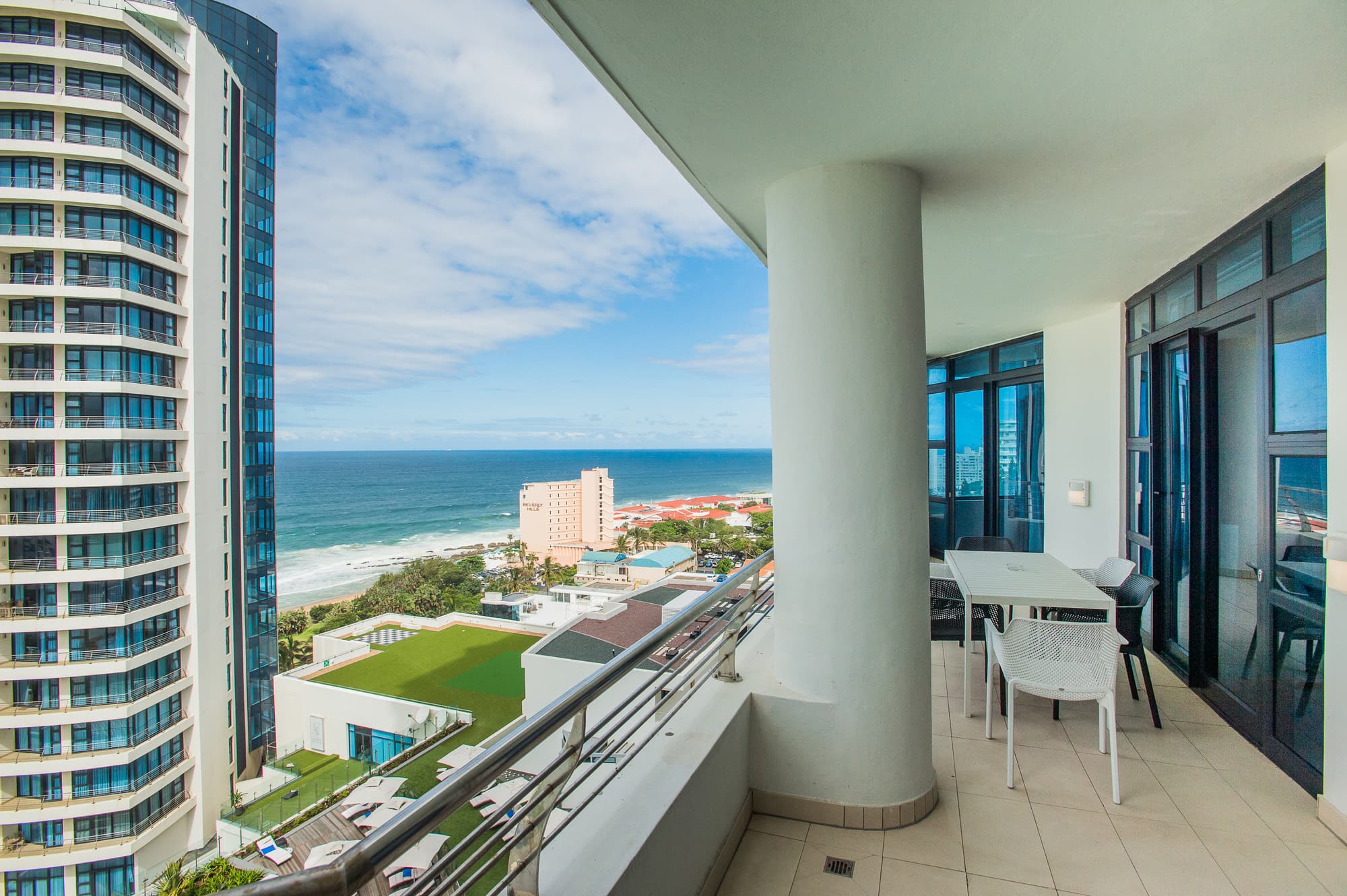 The Capital Pearls, Room