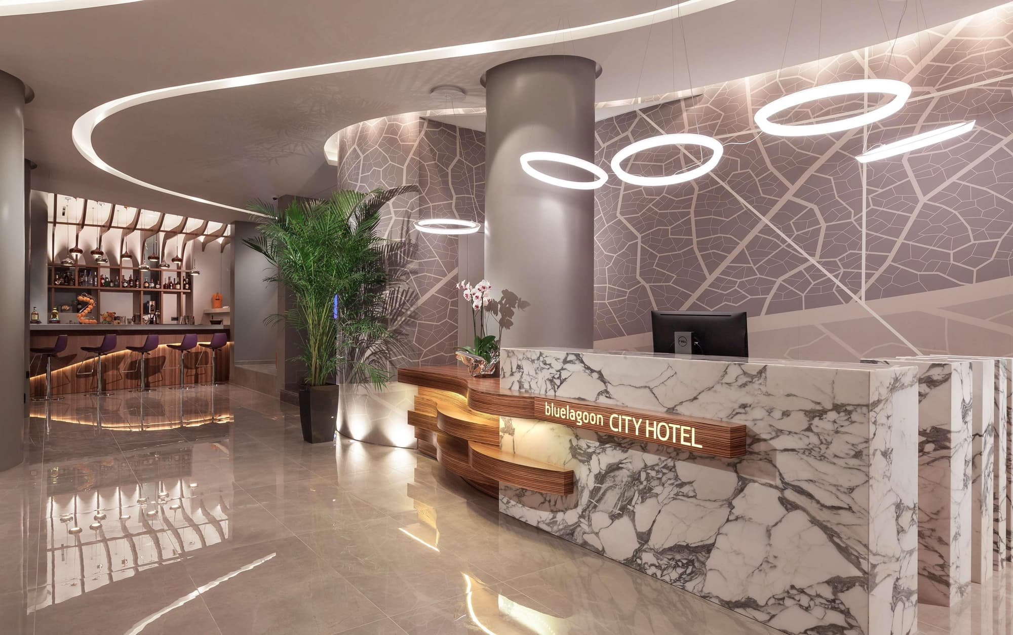 Blue Lagoon City Hotel, Lobby