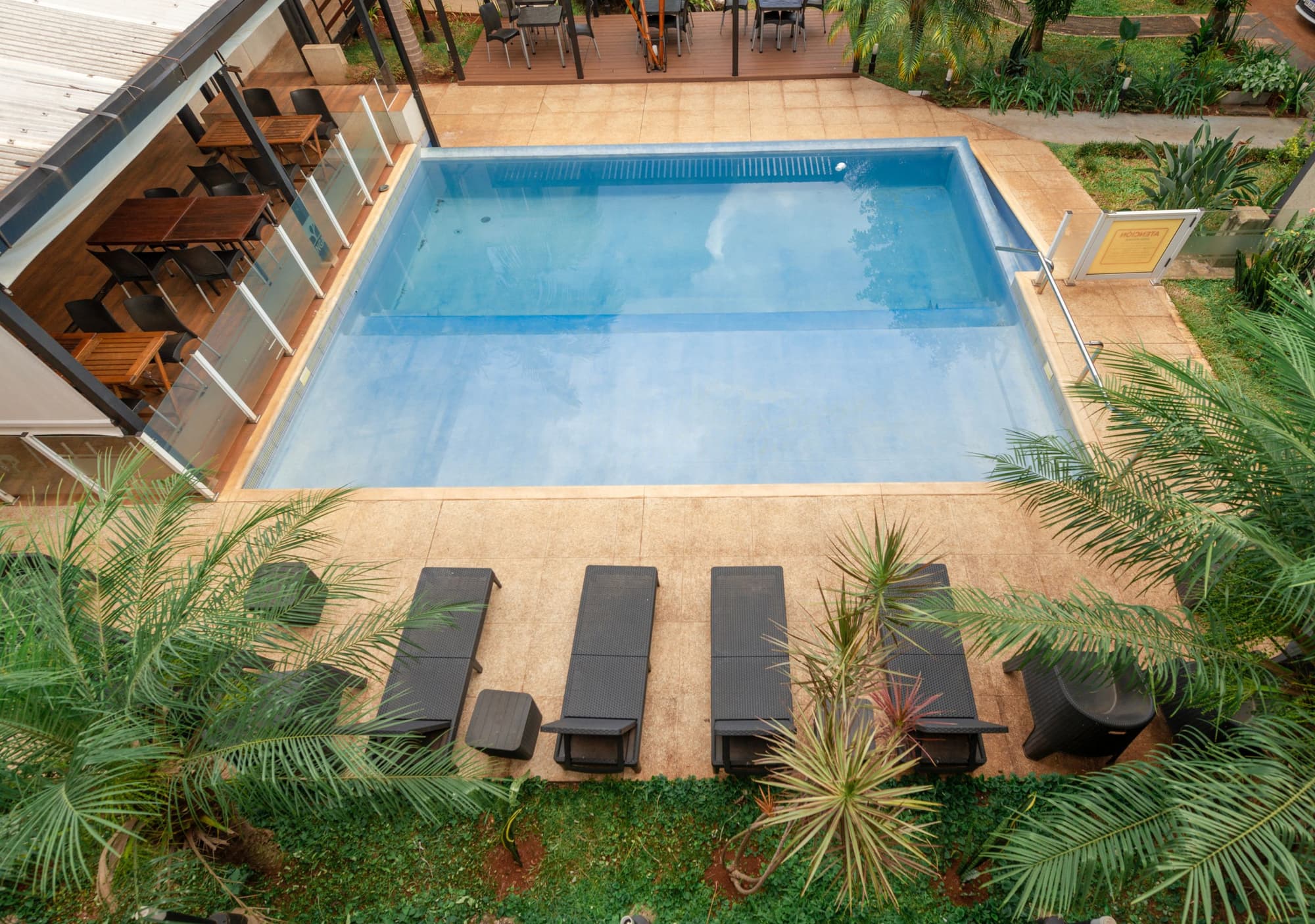 INGA by DOT Suites, Piscina