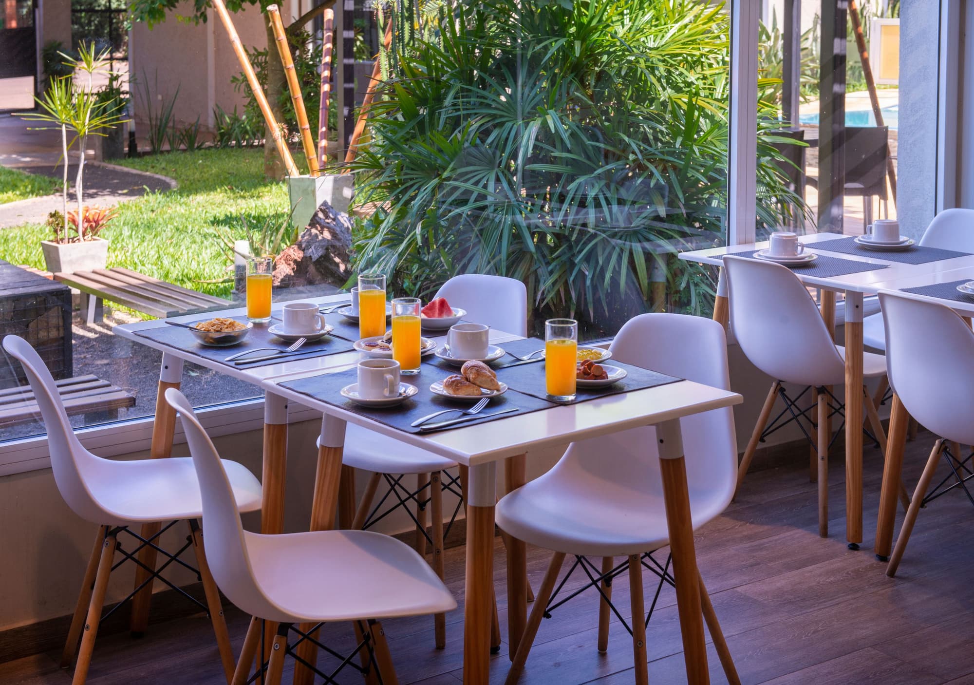 INGA by DOT Suites, Restaurante