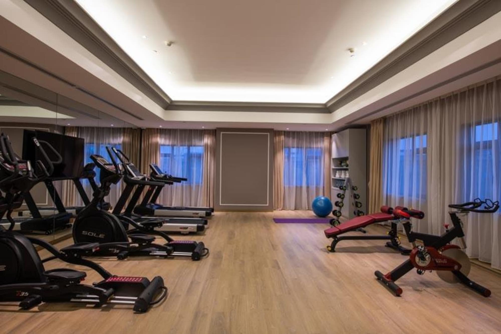 Mercure Shanghai Jiuting, Sports and Entertainment