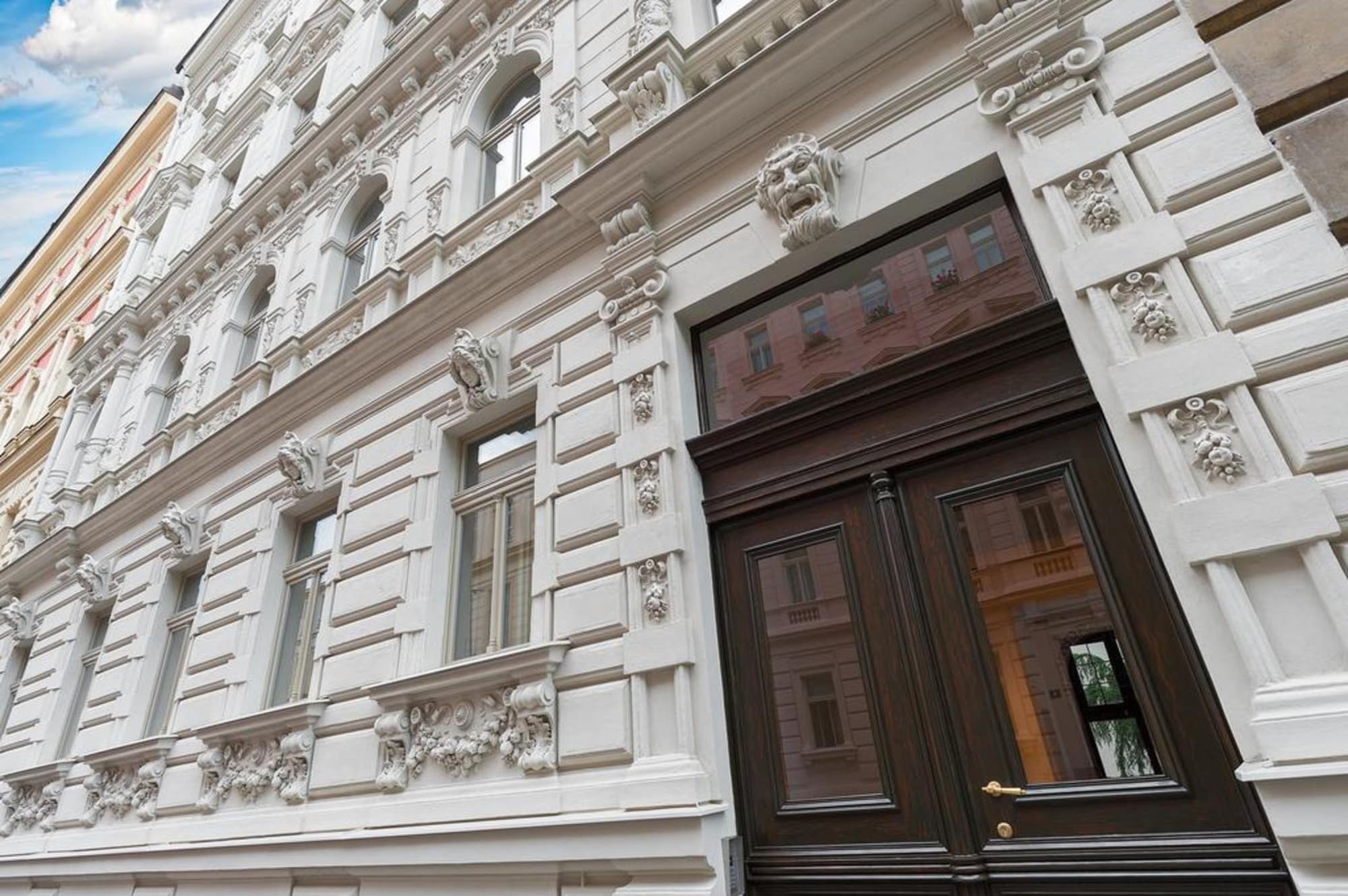 MH Suites Palace, General view