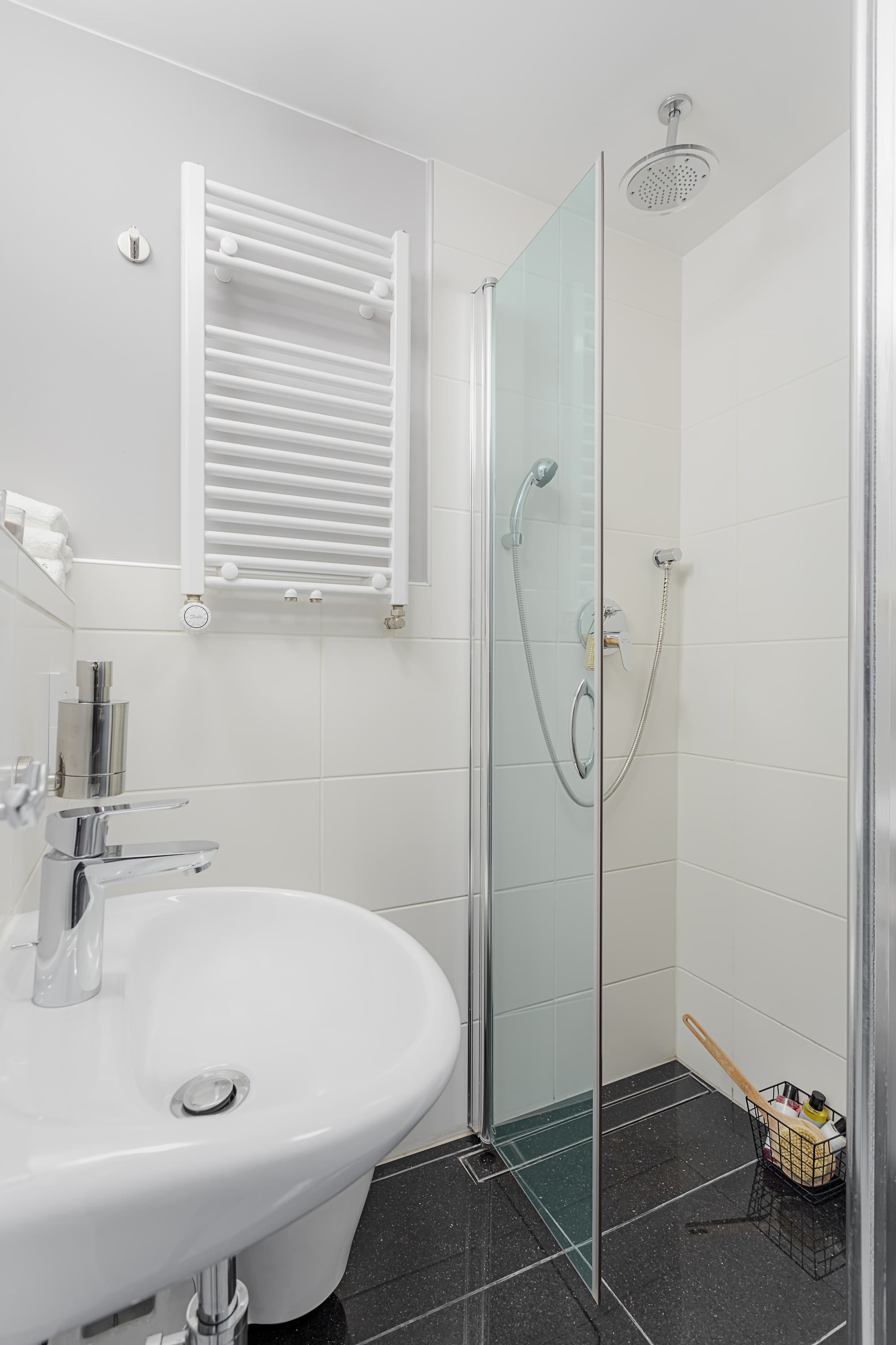 VISIONAPARTMENTS Lucerne Neustadtstrasse, Room