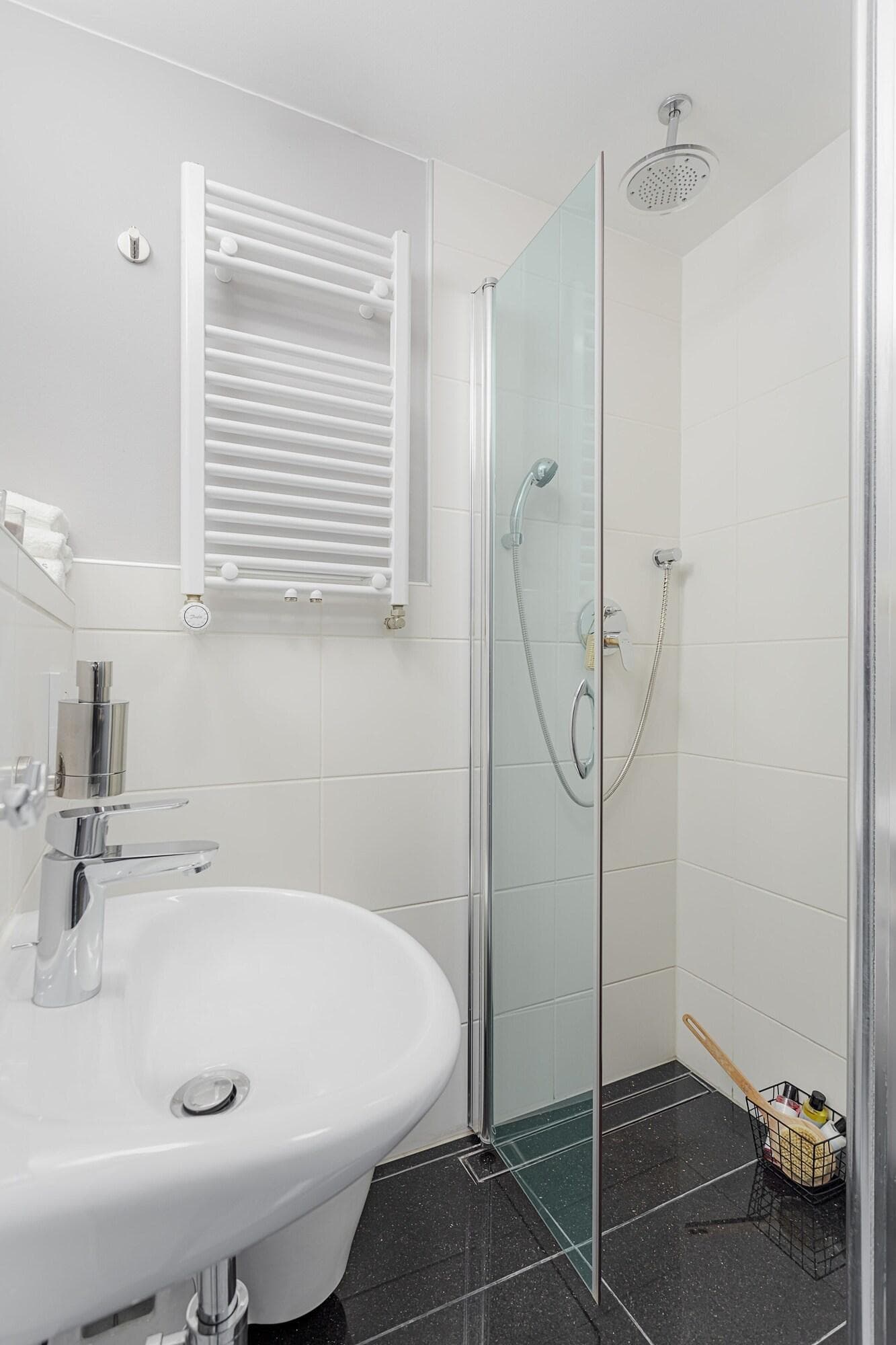 VISIONAPARTMENTS Lucerne Neustadtstrasse, Room