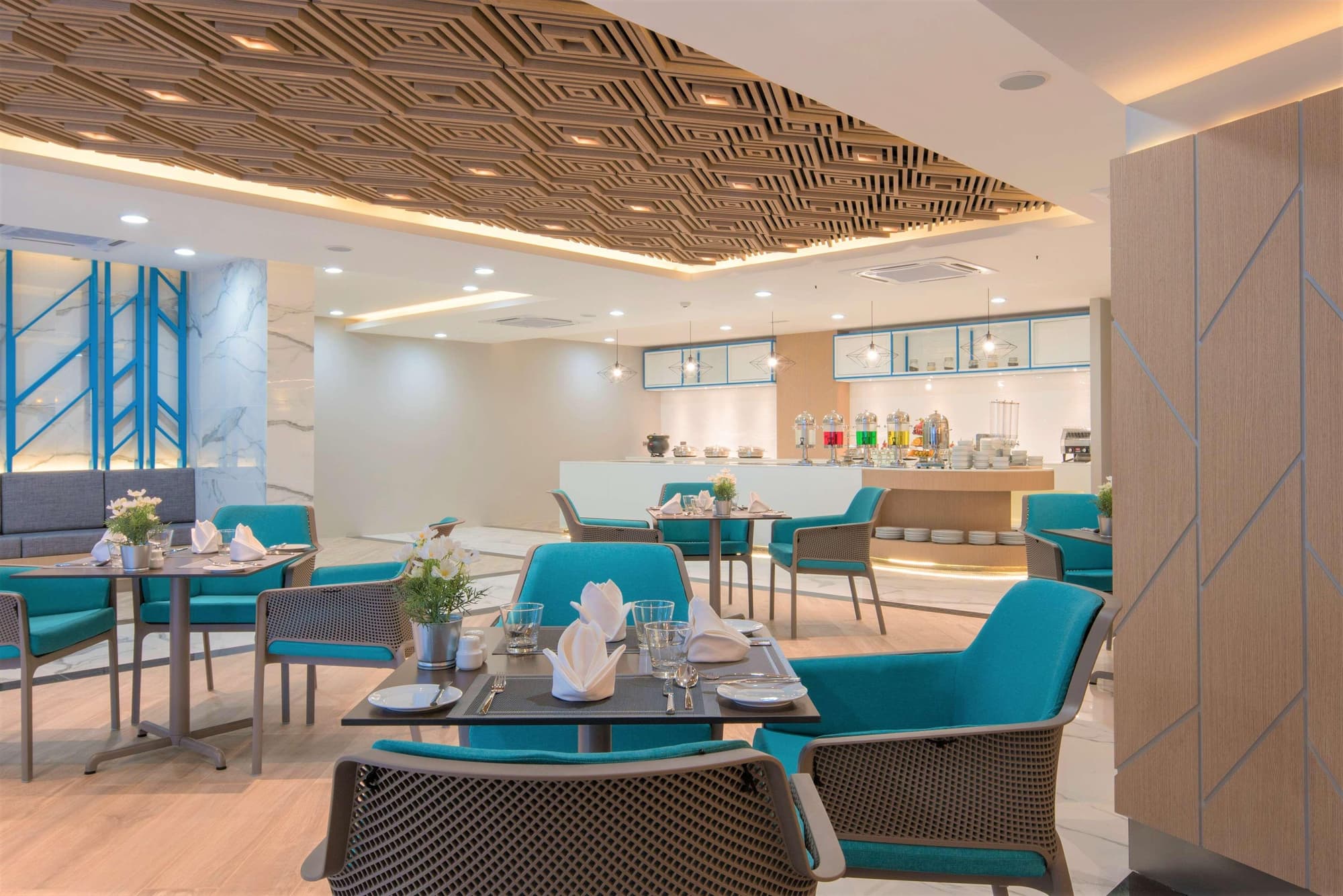 The Beachfront Hotel Phuket, Restaurant