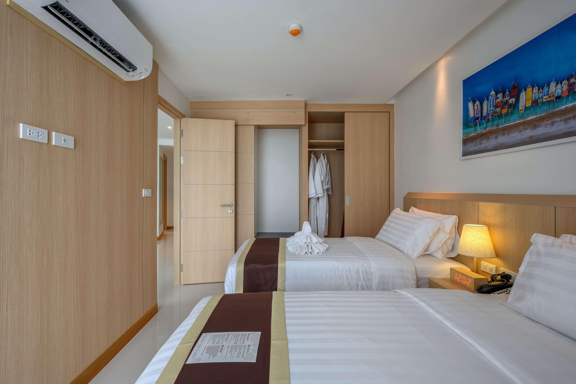 The Beachfront Hotel Phuket, Room