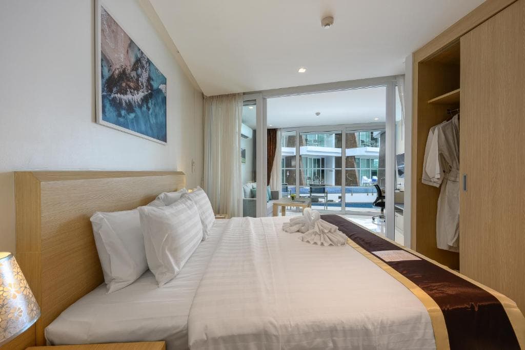 The Beachfront Hotel Phuket, Room