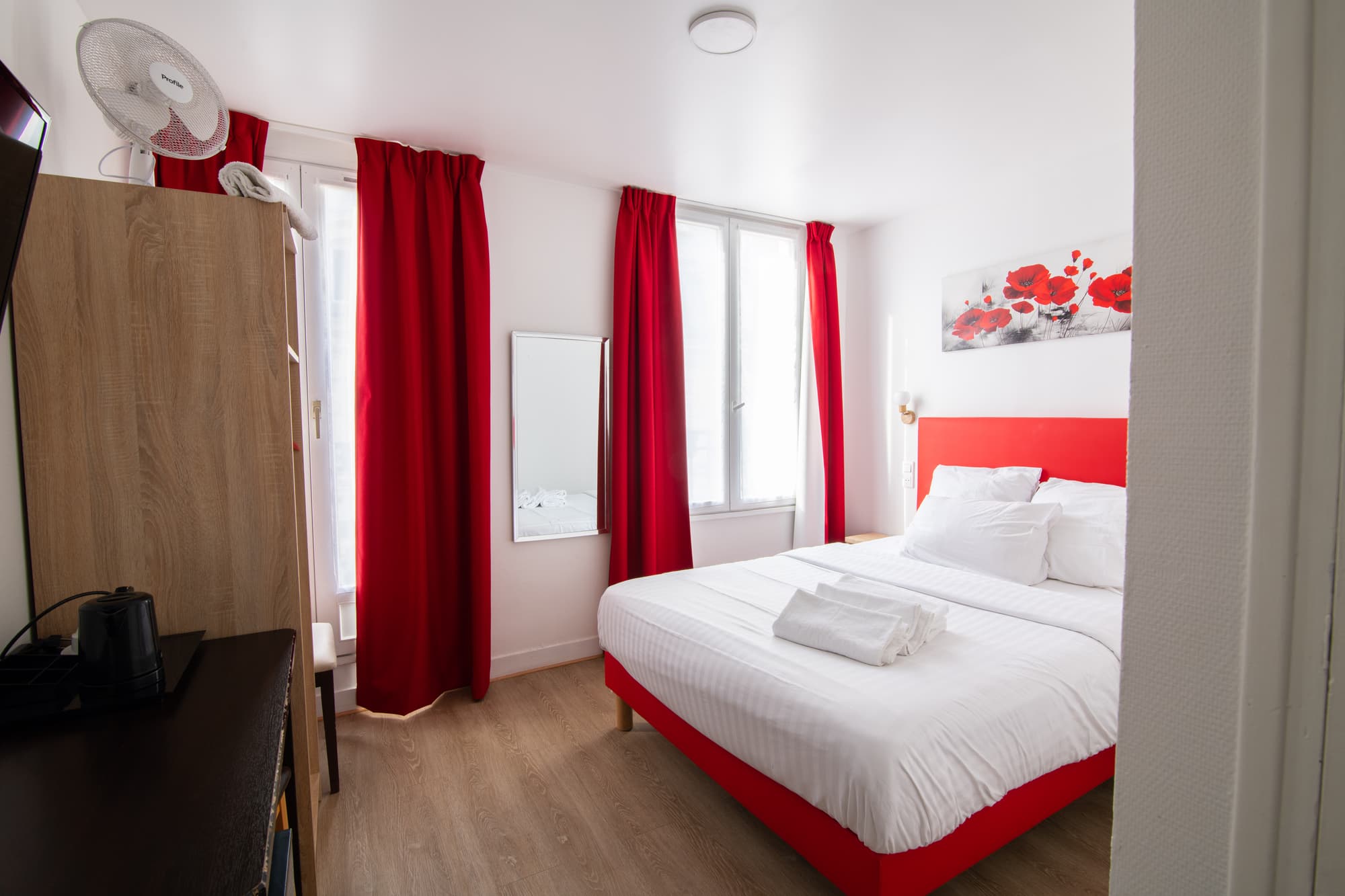 Hotel De Bordeaux, Room