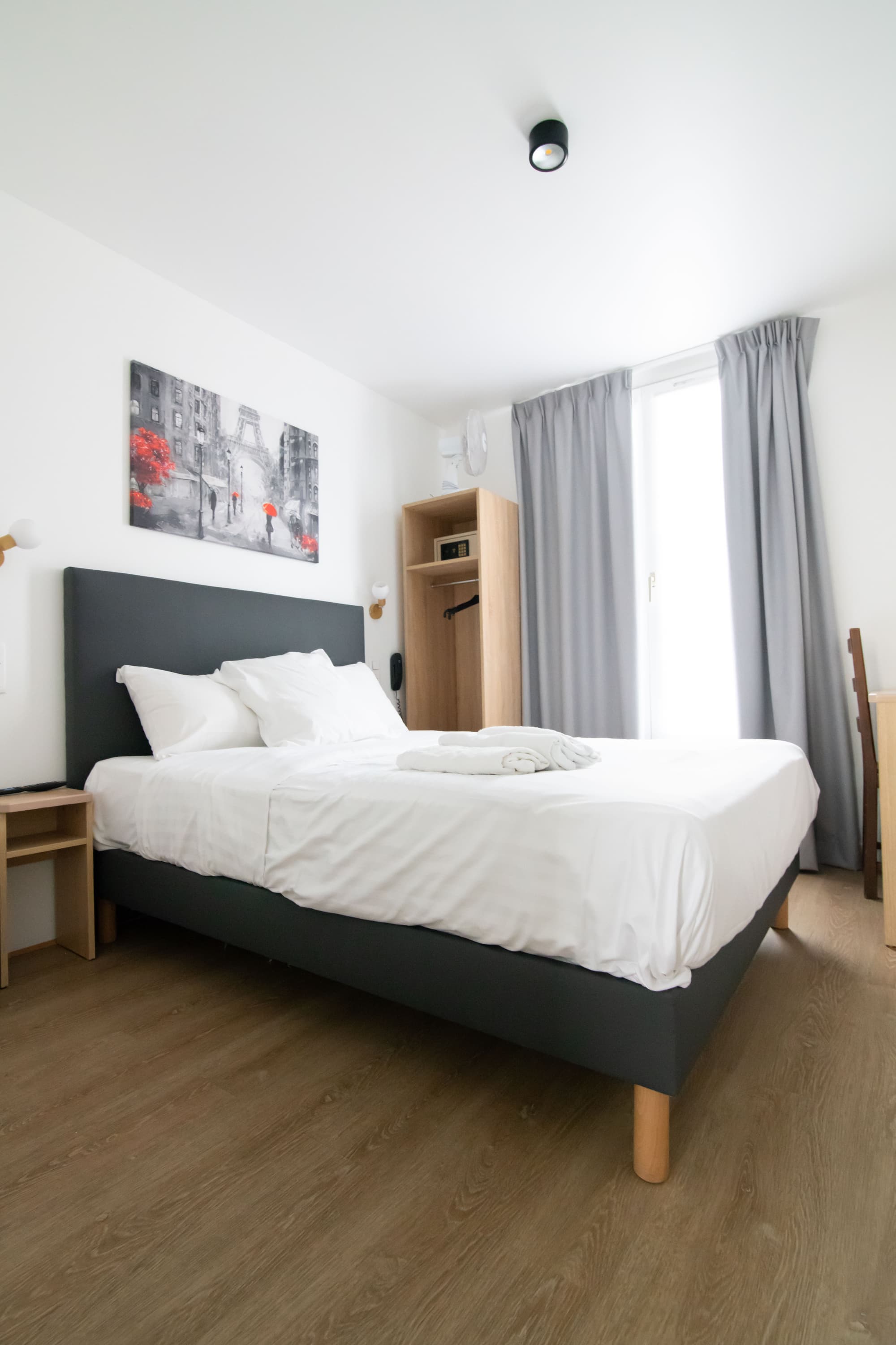 Hotel De Bordeaux, Room