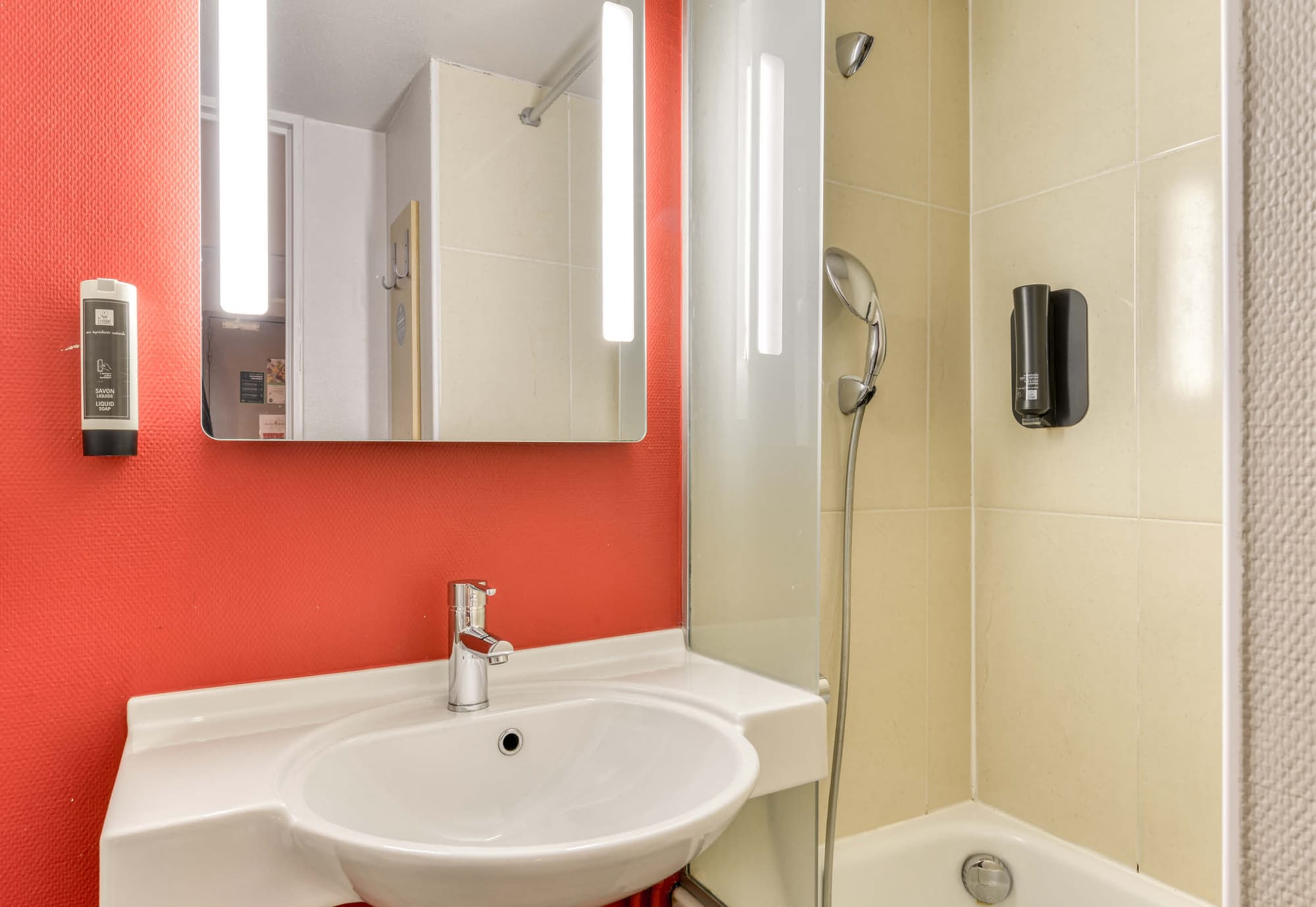 B&B Hôtel MONTPELLIER 2, Room