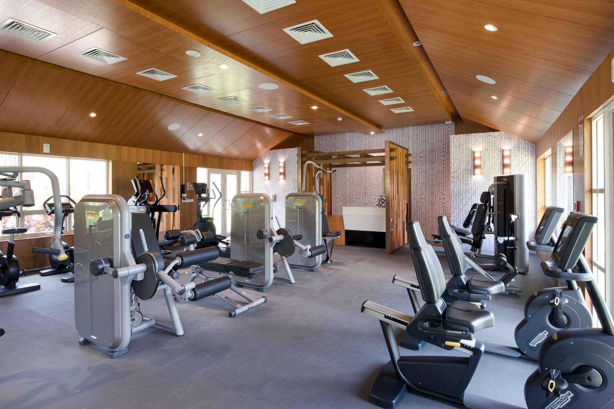 Pullman Nadi Bay Resort and Spa Fiji, Sports and Entertainment