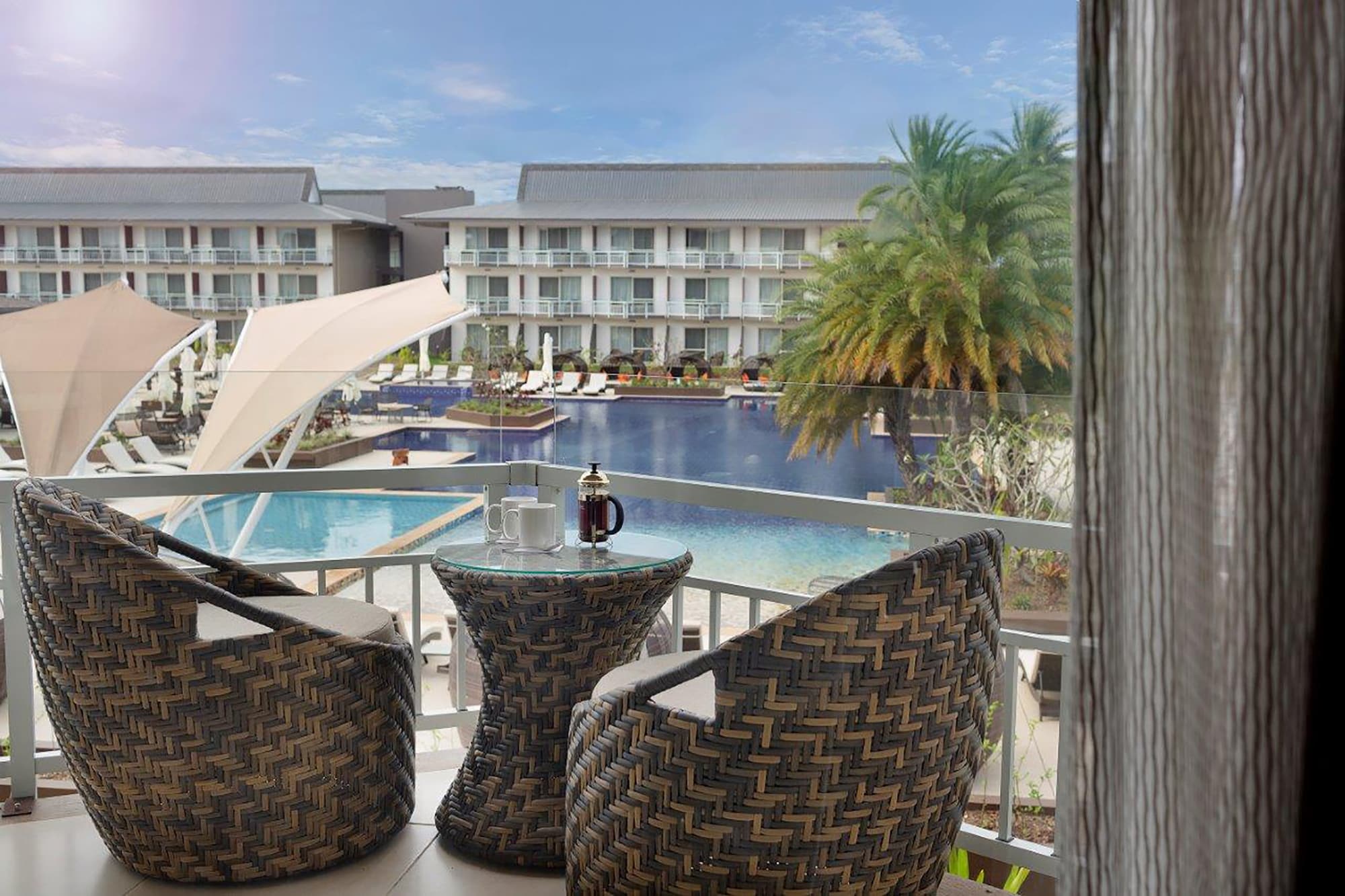 Pullman Nadi Bay Resort and Spa Fiji, Terrace