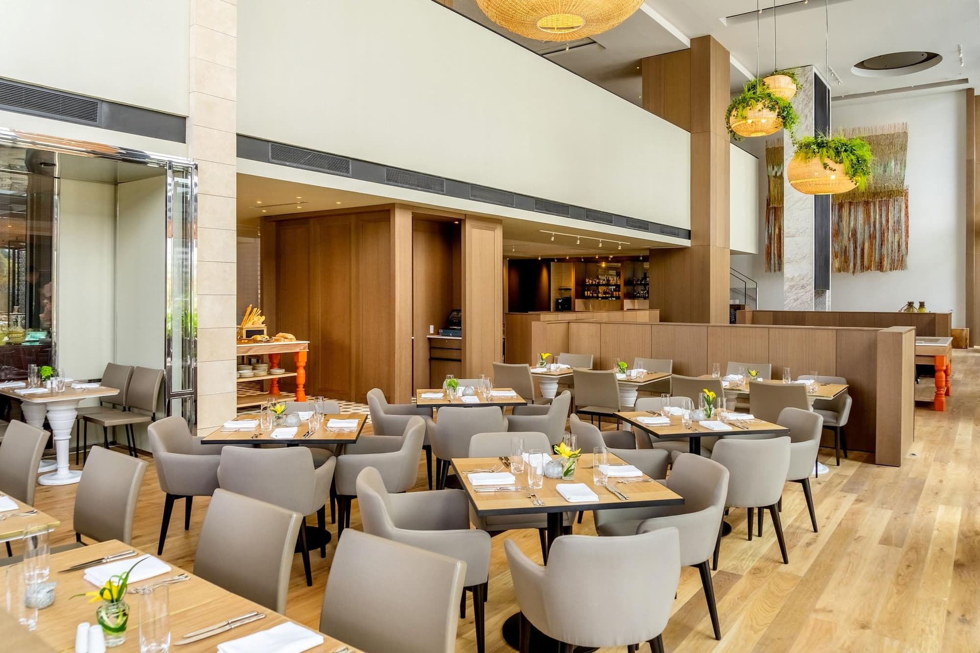 Grand Hyatt Bogota, Restaurant