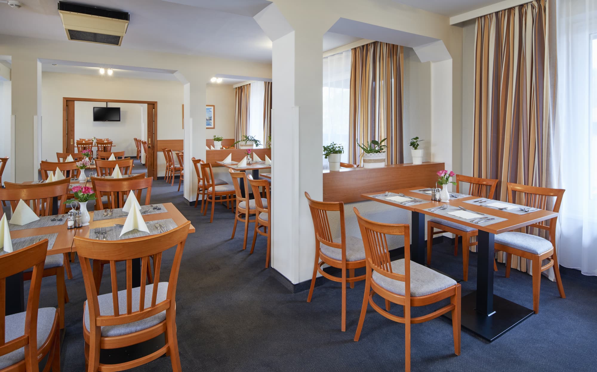 Spa Hotel Devin, Restaurant