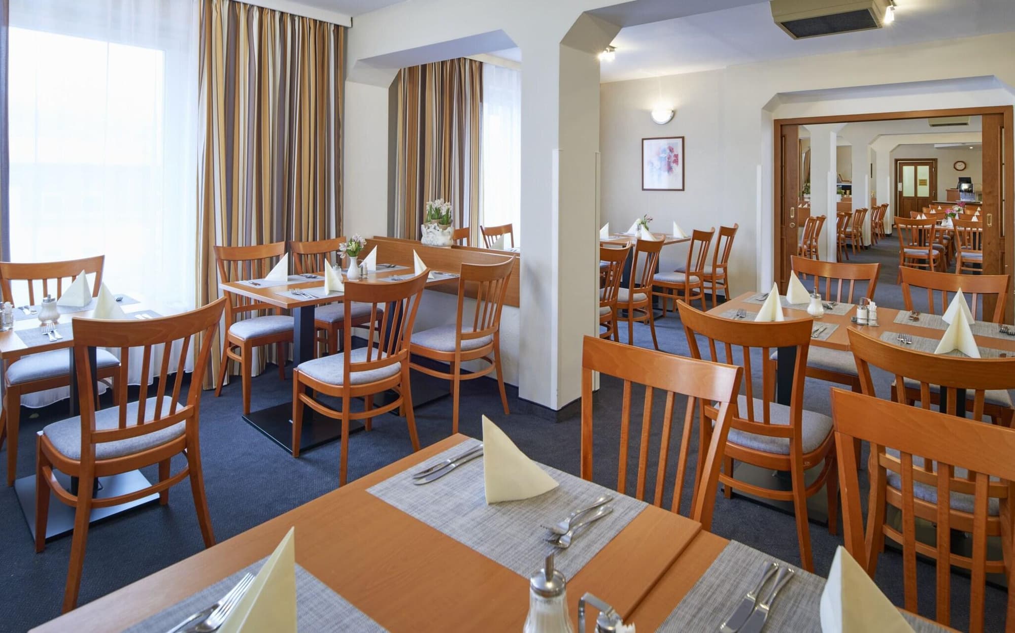 Spa Hotel Devin, Restaurant