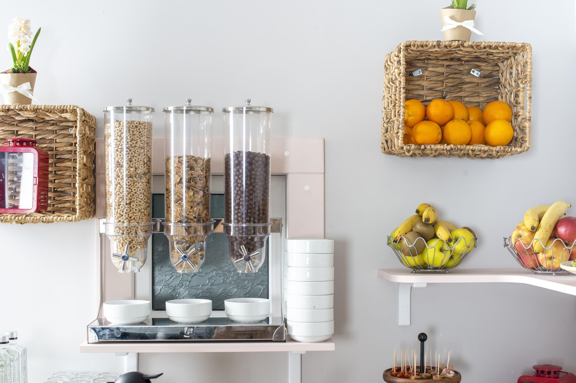 New Era Hotel, Restaurant