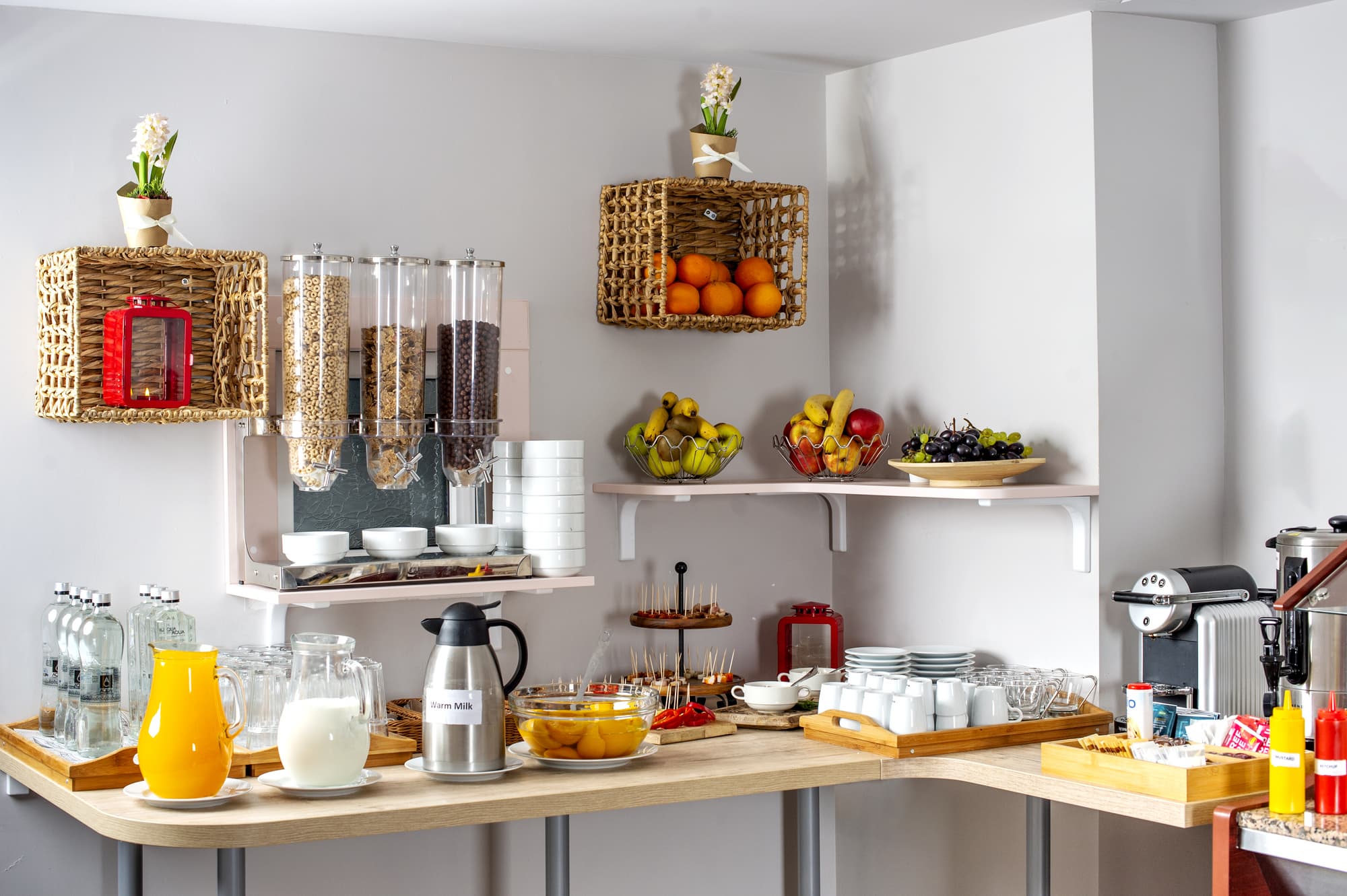 New Era Hotel, Restaurant