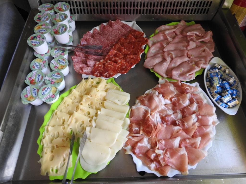 Chrismare, Restaurant