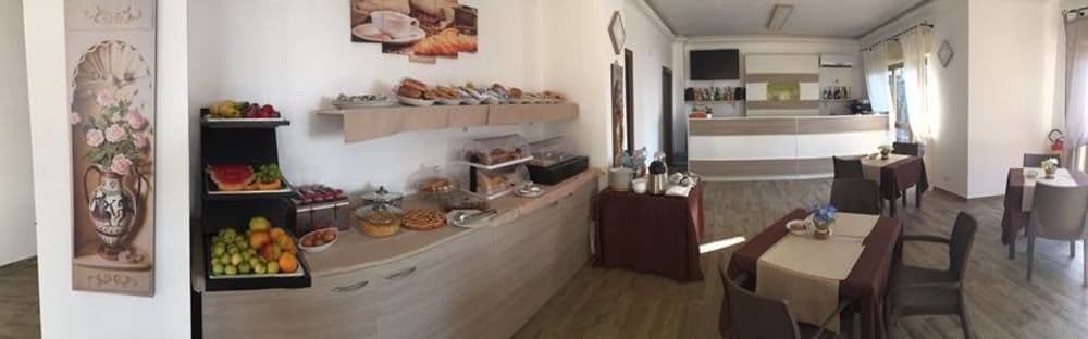 Chrismare, Restaurant