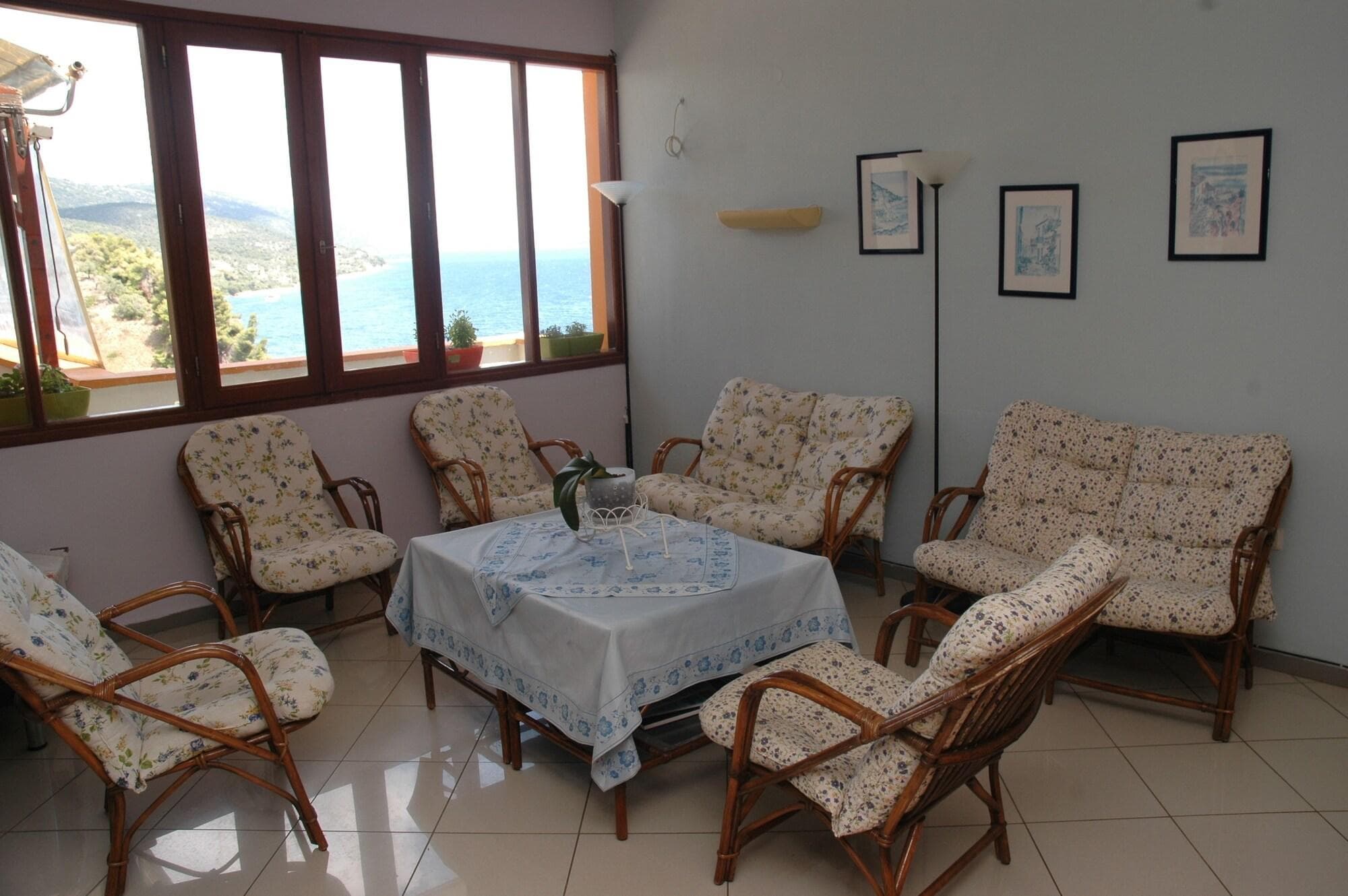 Agnanti Hotel, Lobby