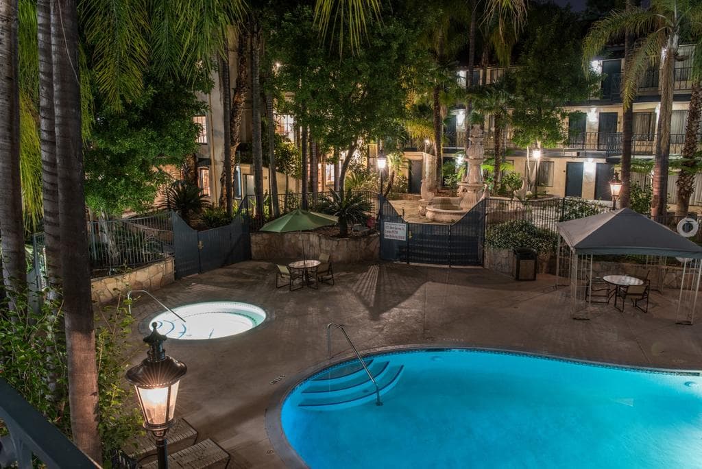 Vanllee Hotel and Suites, Pool