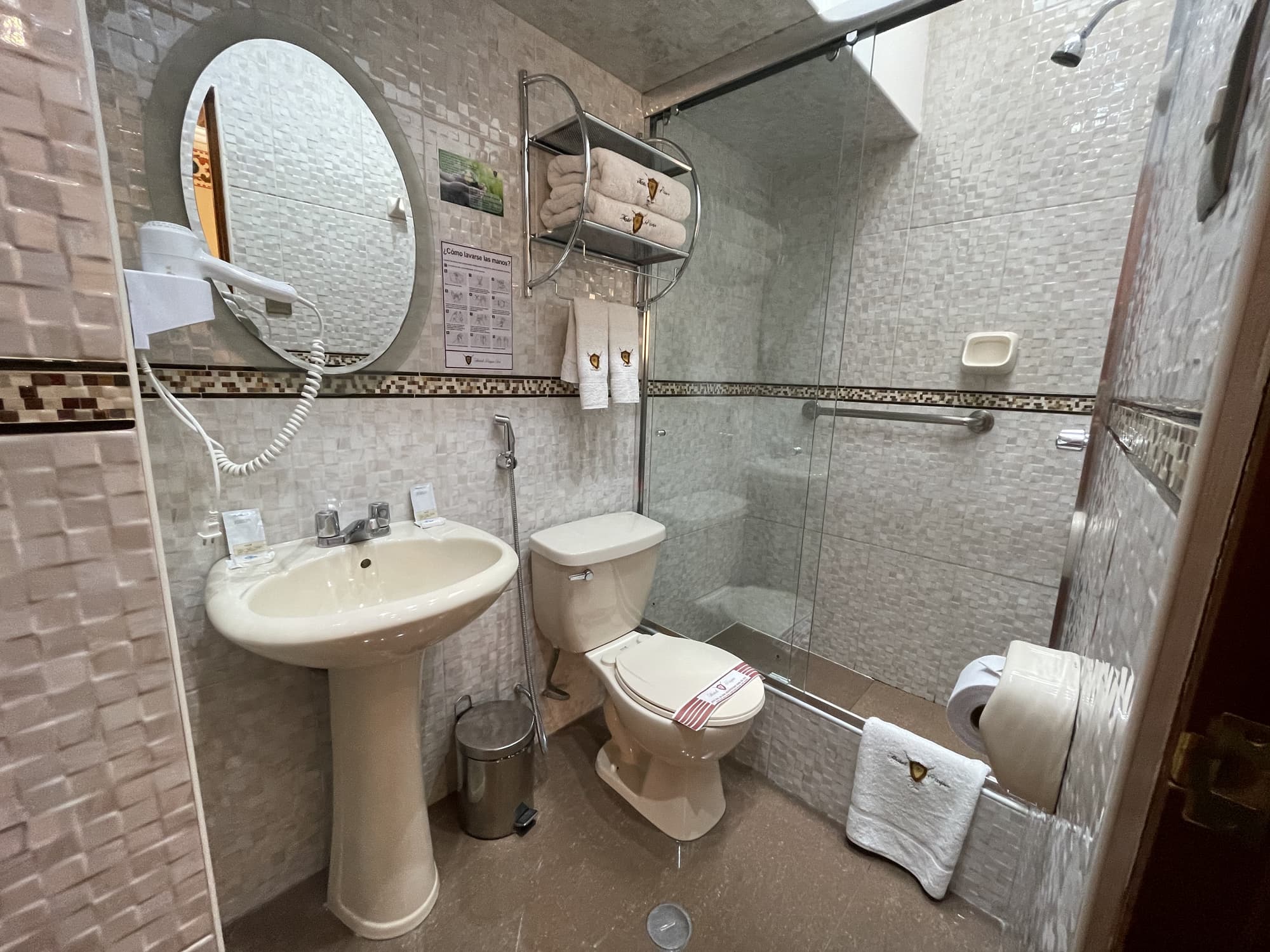 Hotel Rojas Inn, Room