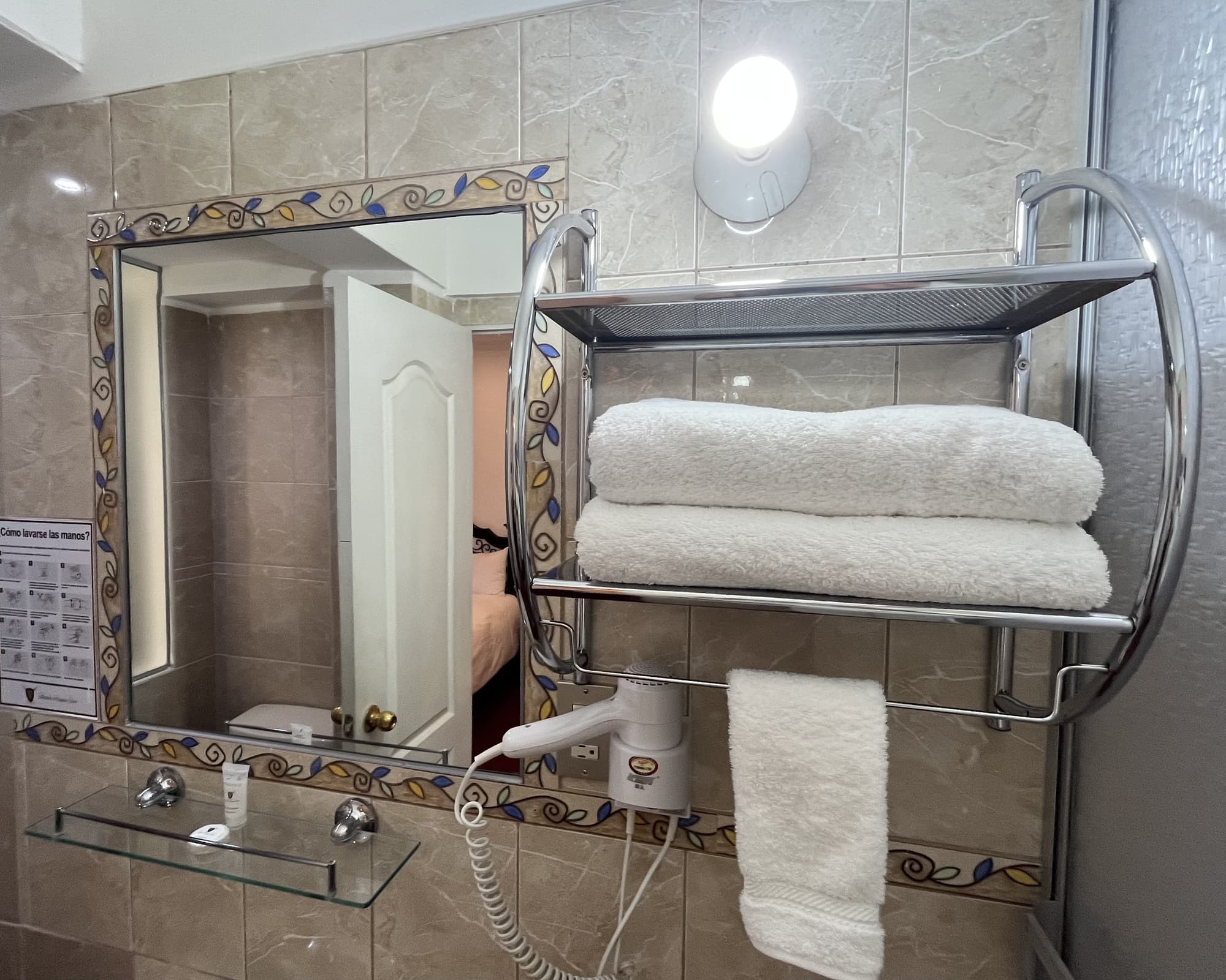 Hotel Rojas Inn, Room