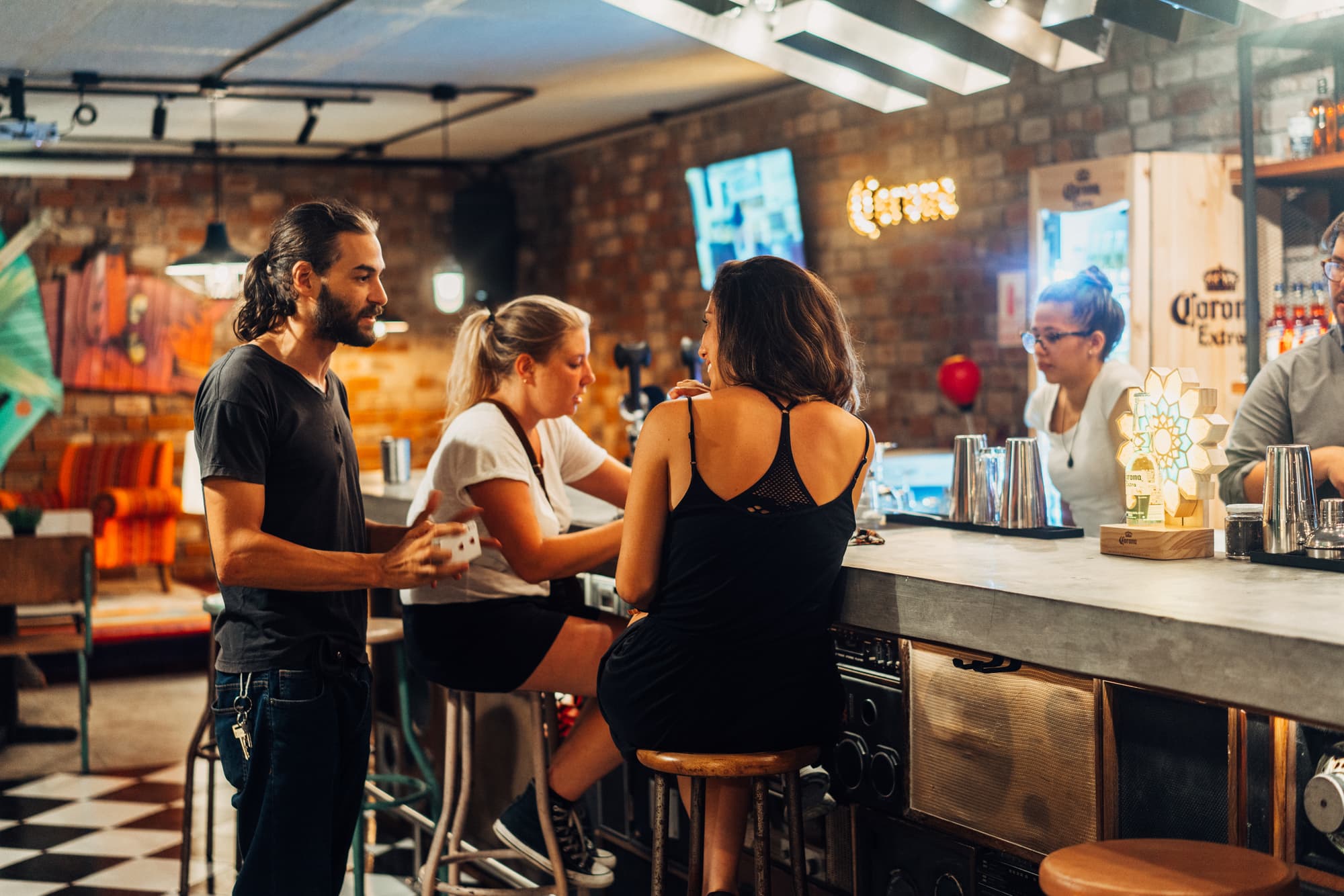 Miraflores Lima, Bar