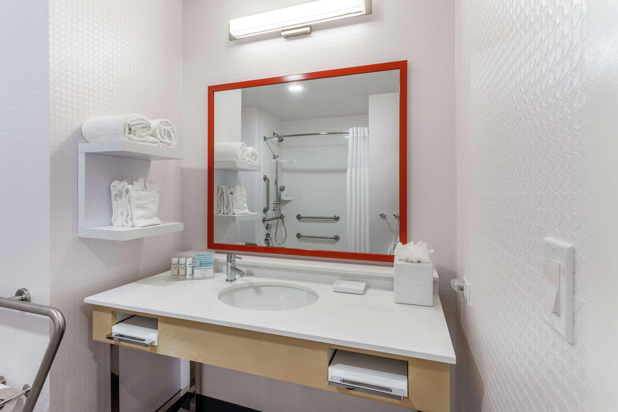 Hampton Inn Oakland Downtown-City Center, Room